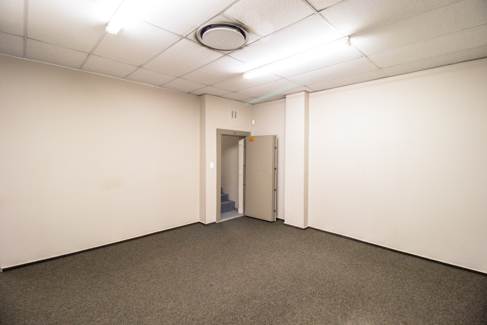 Commercial Property for rent in Johannesburg Central, Johannesburg, 30 m²