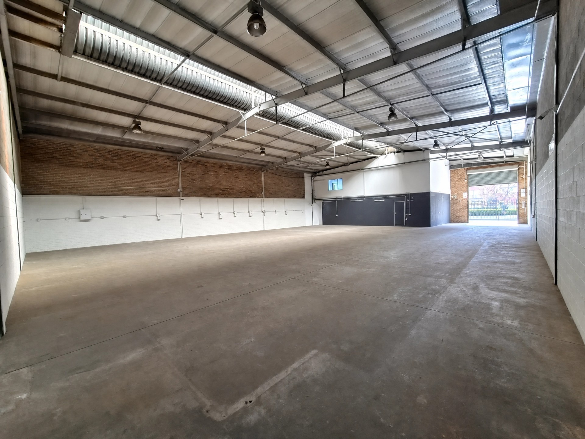Modern Warehouse To Rent in Honeydew, Roodepoort 3
