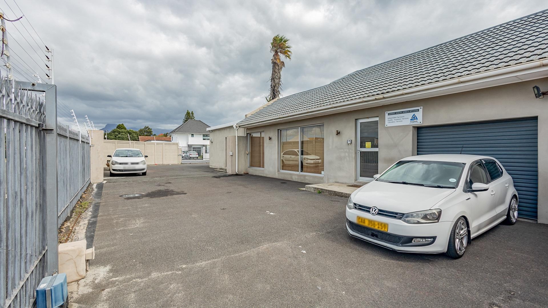 Office for rent in Milnerton Central, Milnerton, 278 m²