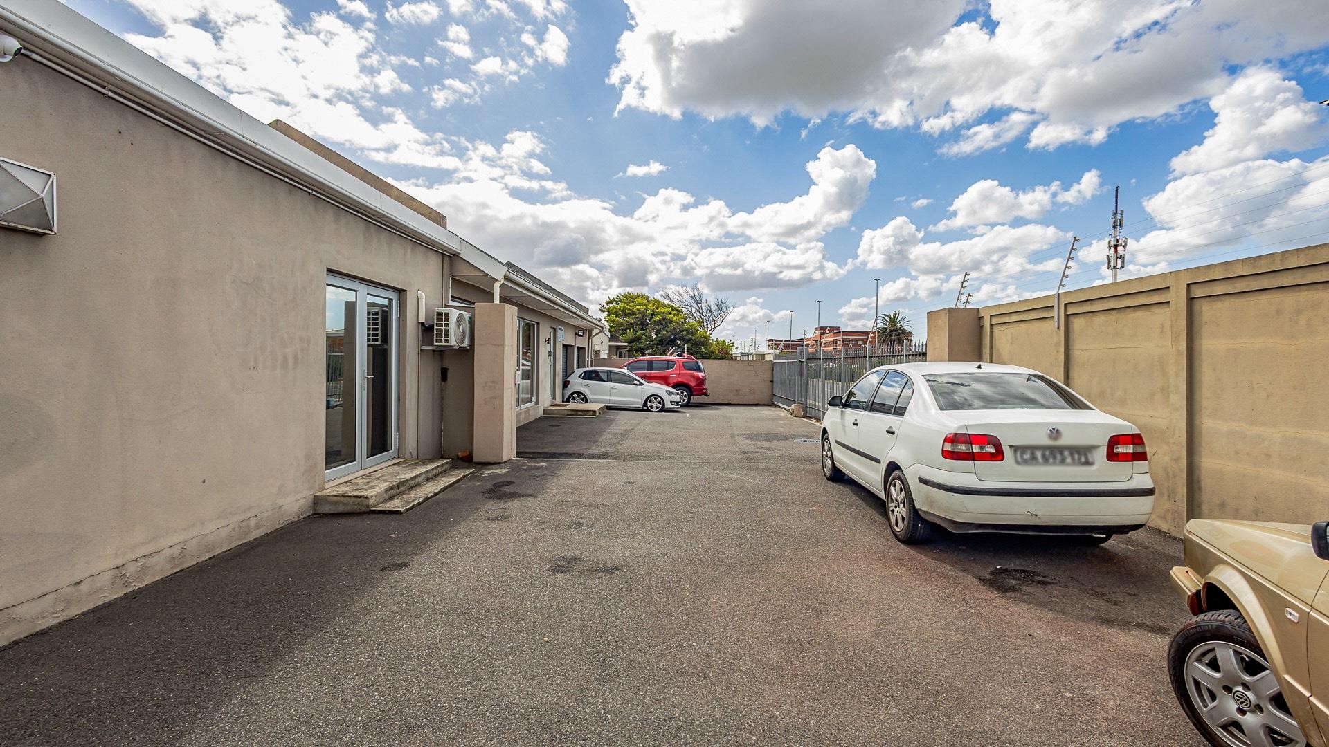 Office for rent in Milnerton Central, Milnerton, 278 m²