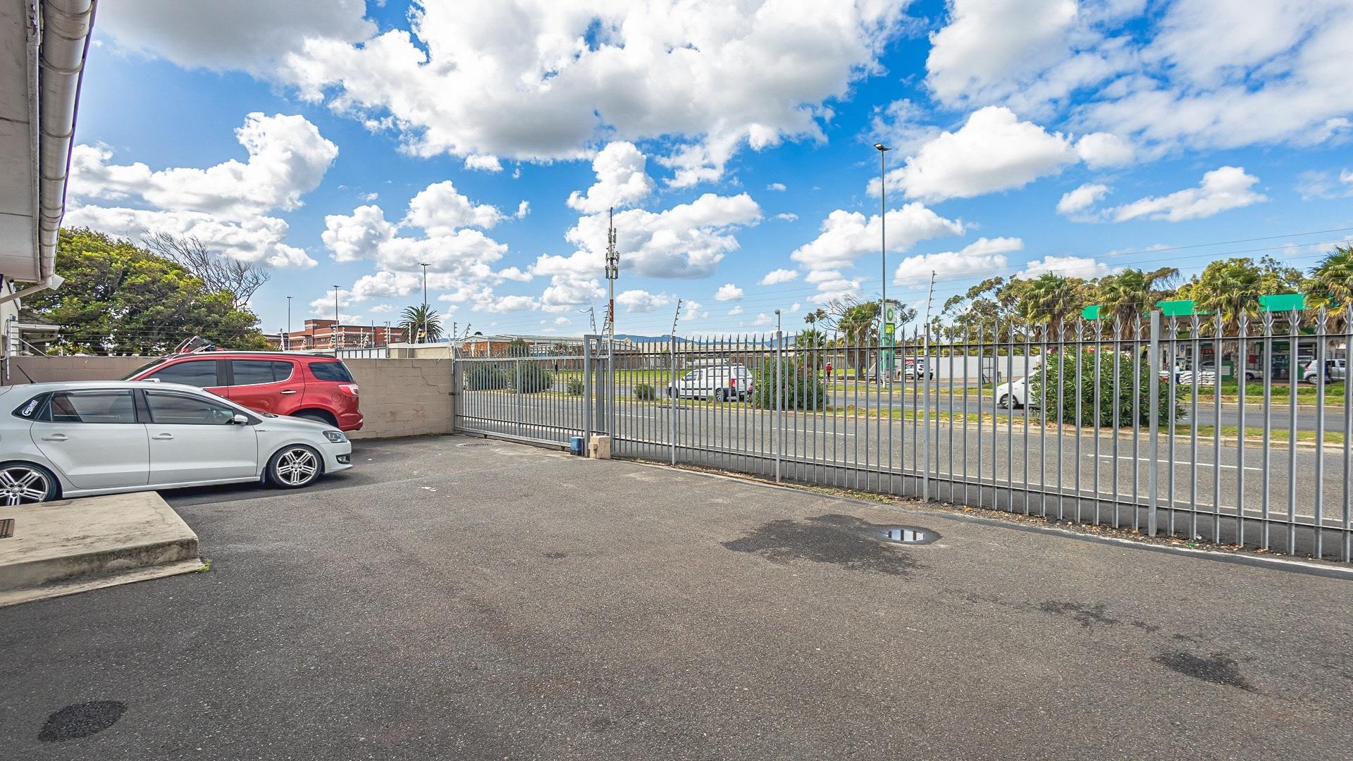 Office for rent in Milnerton Central, Milnerton, 278 m²
