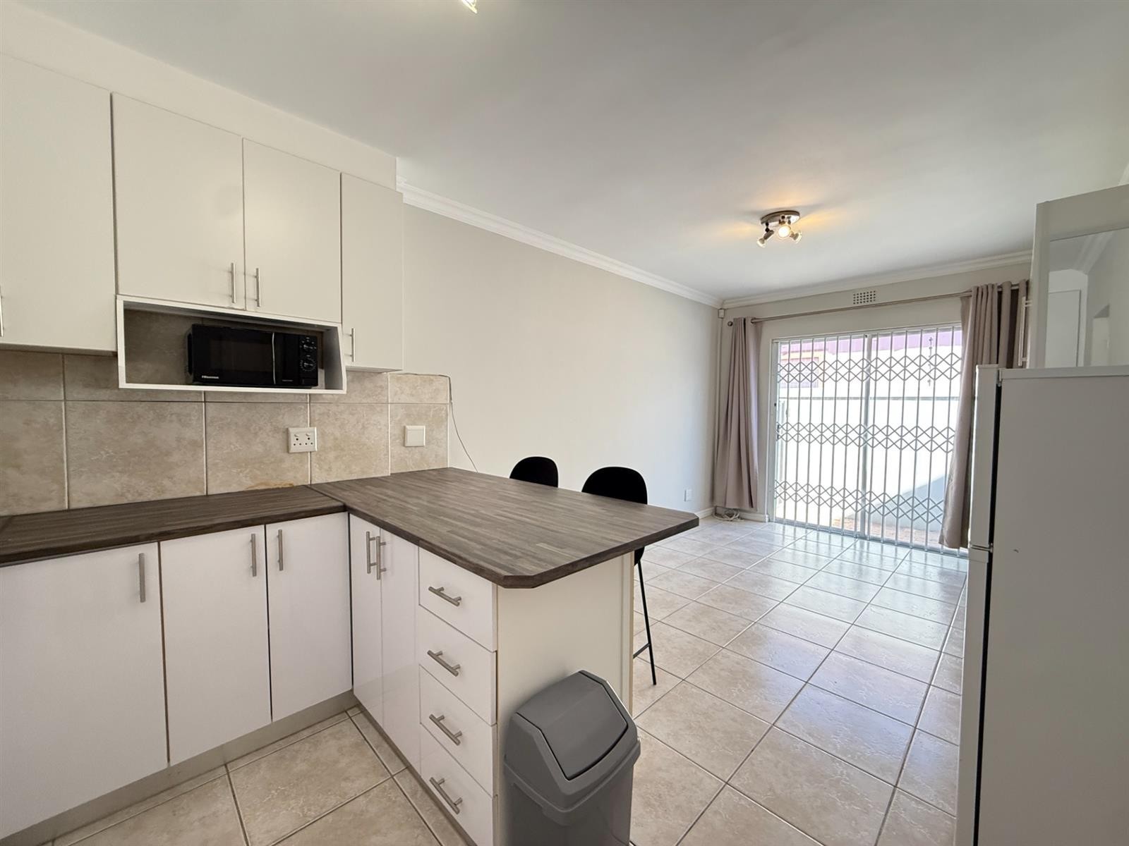 Semi Furnished Shared Entrance Studio - Occupation 1 Oct 2026 | Month to Month Lease 3