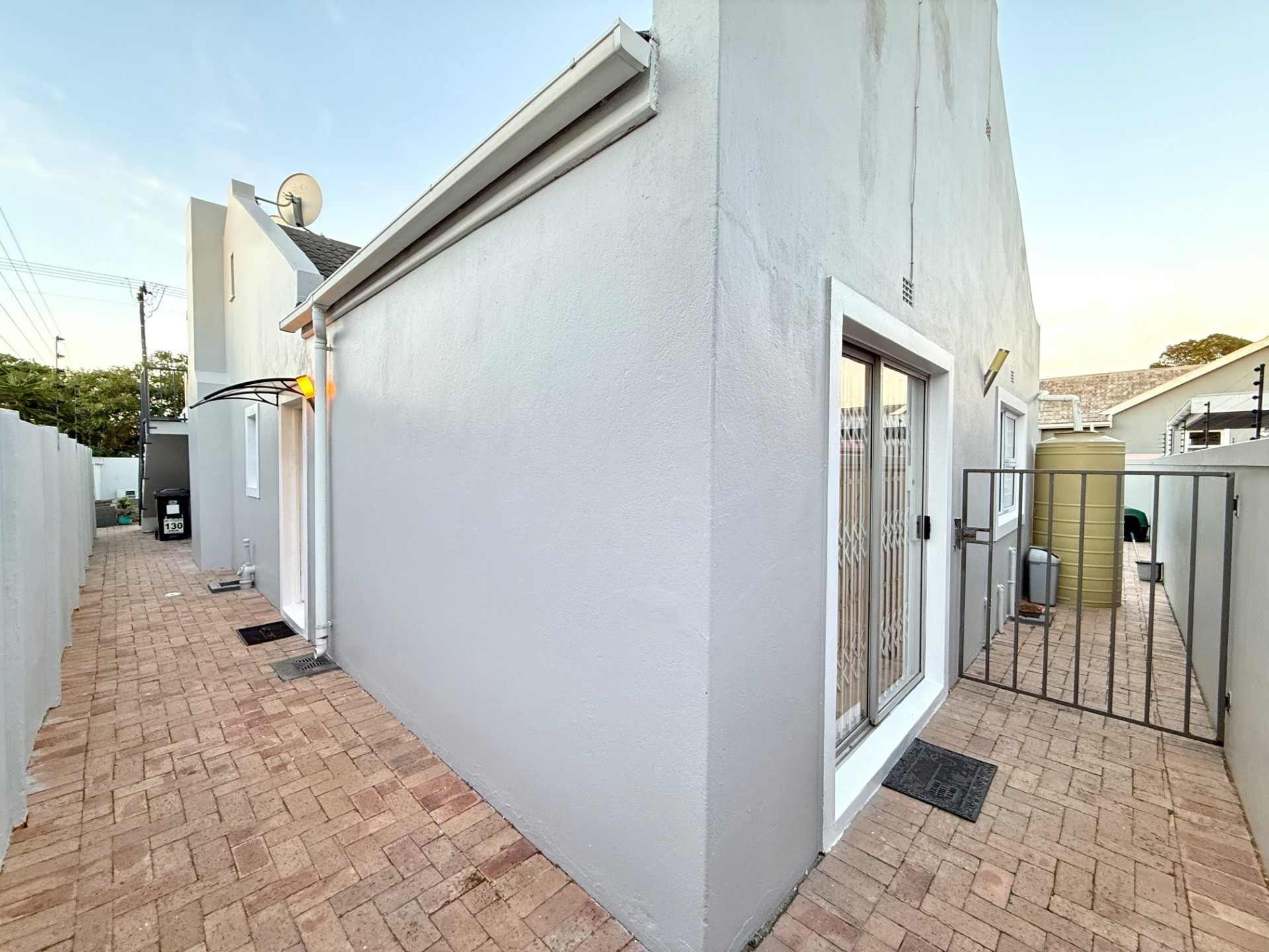 Semi Furnished Shared Entrance Studio - Occupation 1 Oct 2026 | Month to Month Lease