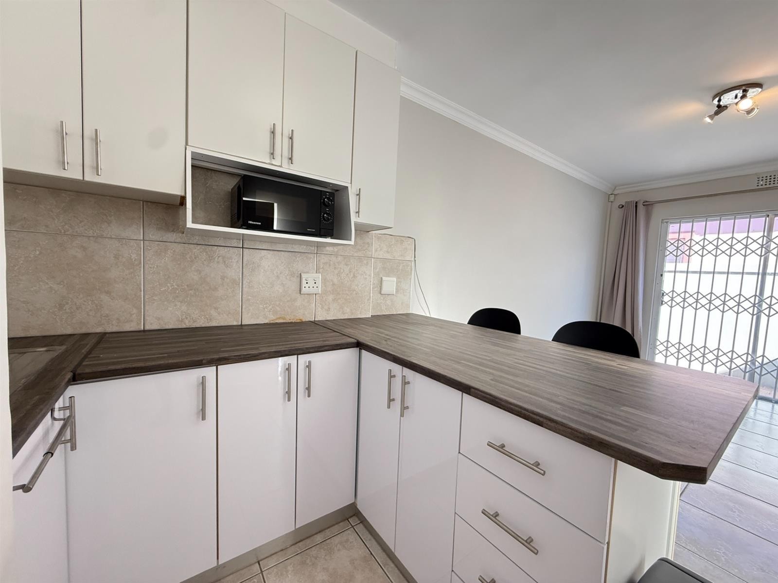 Semi Furnished Shared Entrance Studio - Occupation 1 Oct 2026 | Month to Month Lease 4