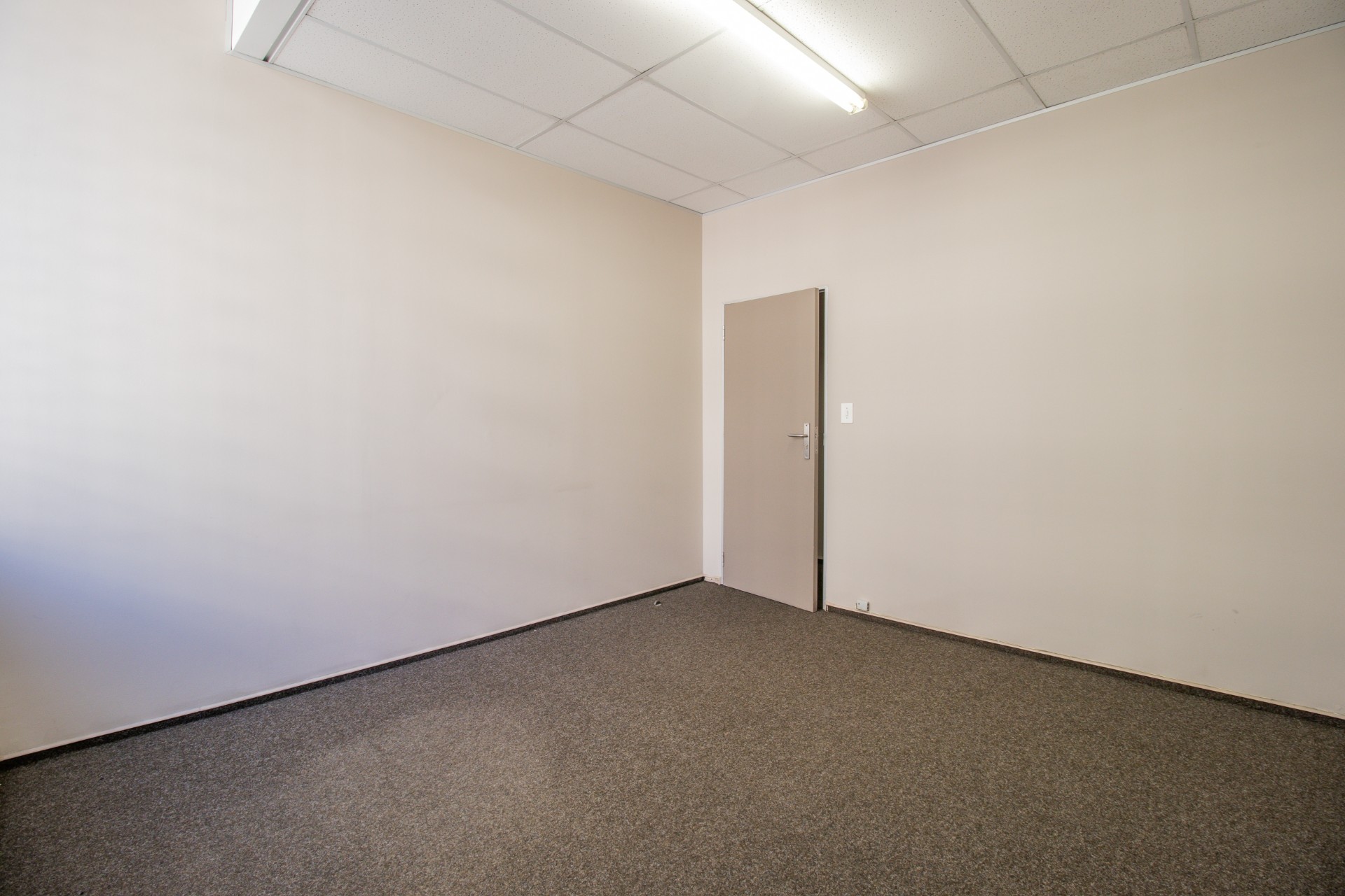 Commercial Property for rent in Johannesburg Central, Johannesburg, 34 m²