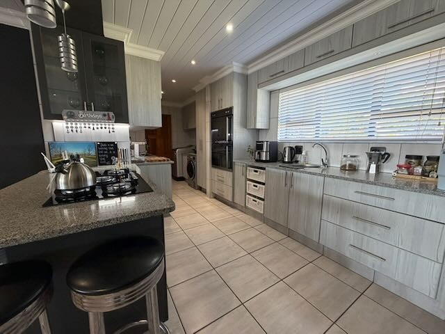 House for sale in Reebok, Groot Brakrivier, 362 m²