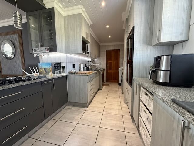 House for sale in Reebok, Groot Brakrivier, 362 m²