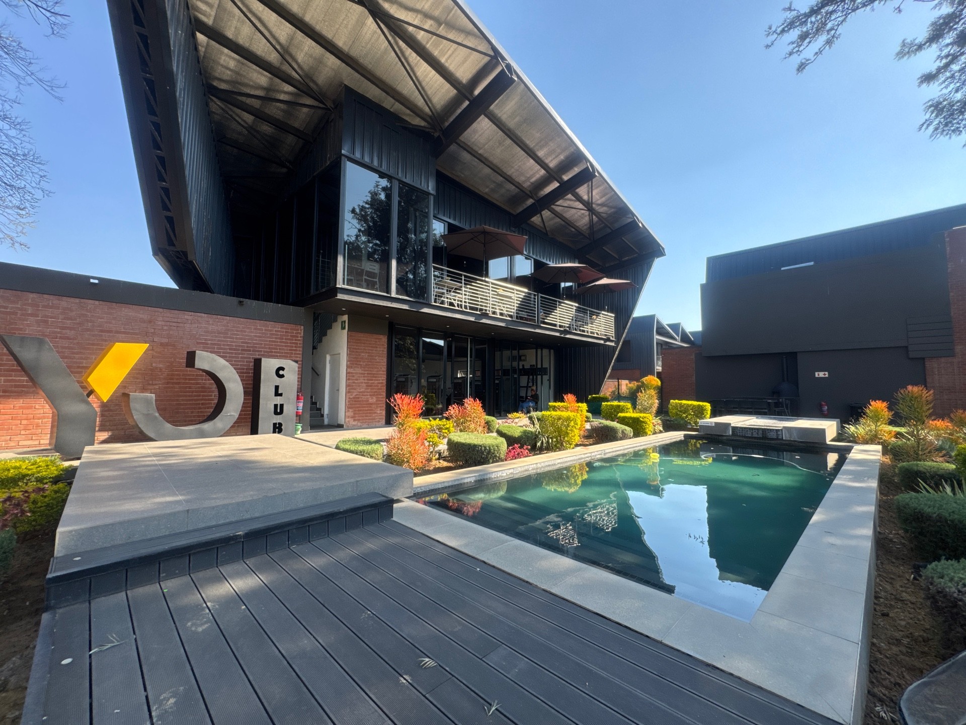 Apartment for rent in Broadacres, Sandton, 102 m²