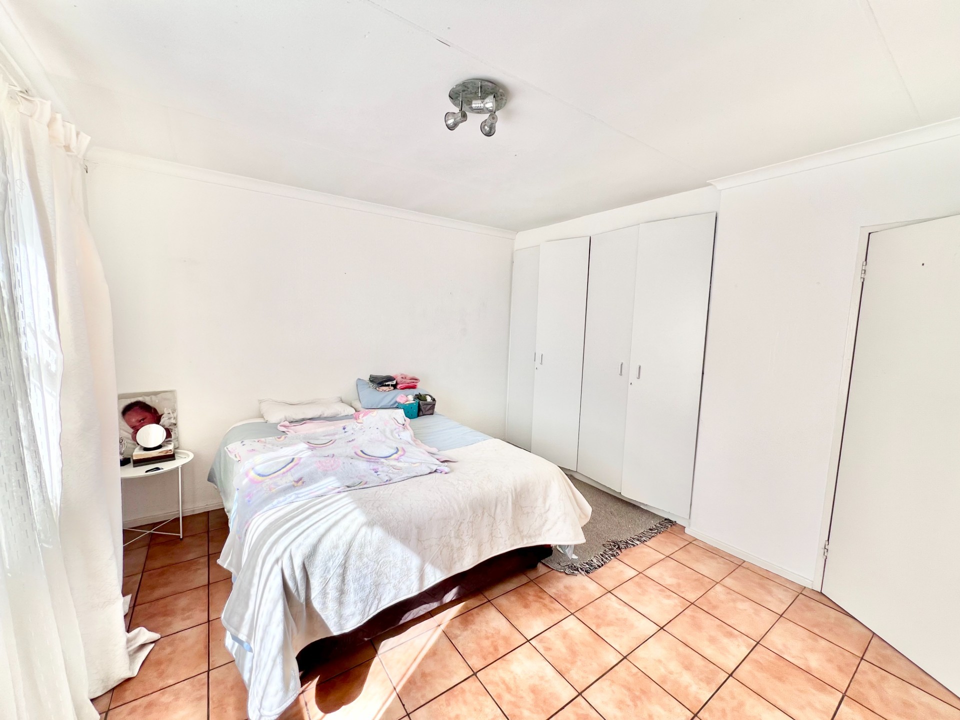 Spacious 2-Bedroom First-Floor Apartment for Rent in Vorna Valley, Midrand 3