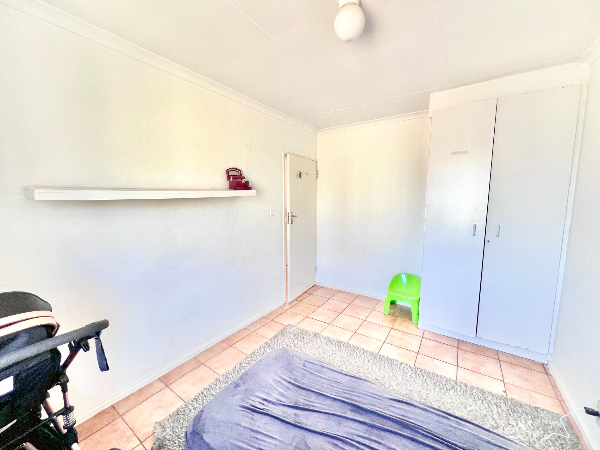 Spacious 2-Bedroom First-Floor Apartment for Rent in Vorna Valley, Midrand 4