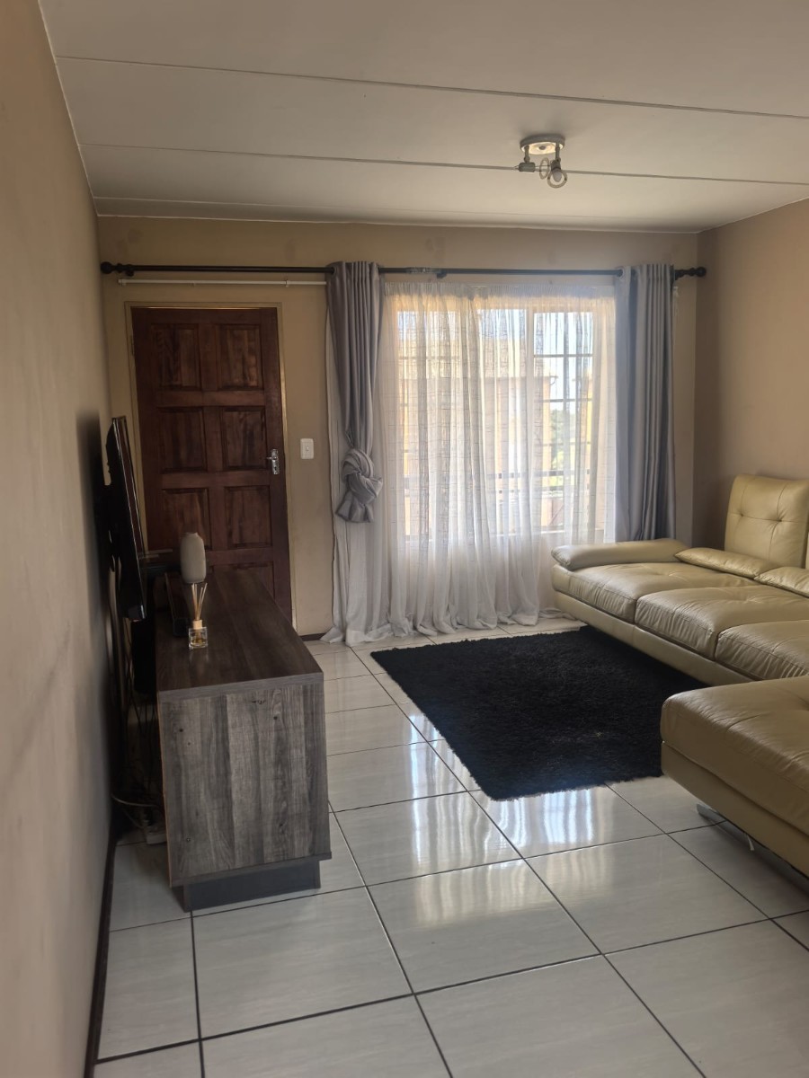 Townhouse for sale in Chloorkop, Kempton Park