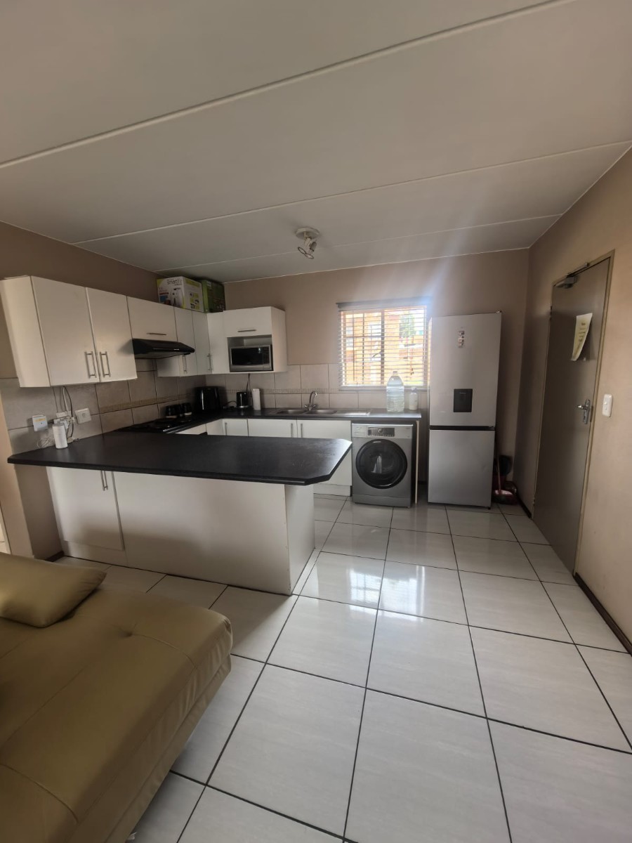 Townhouse for sale in Chloorkop, Kempton Park