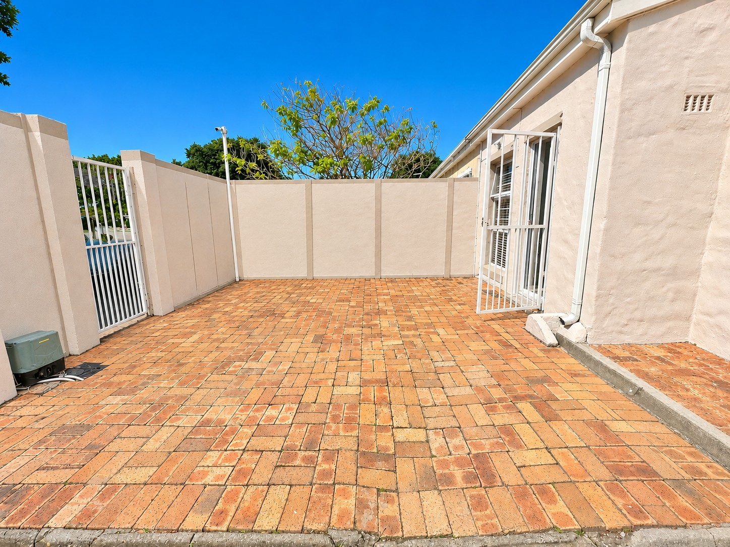 House for sale in Rondebosch East, Cape Town, 91 m²