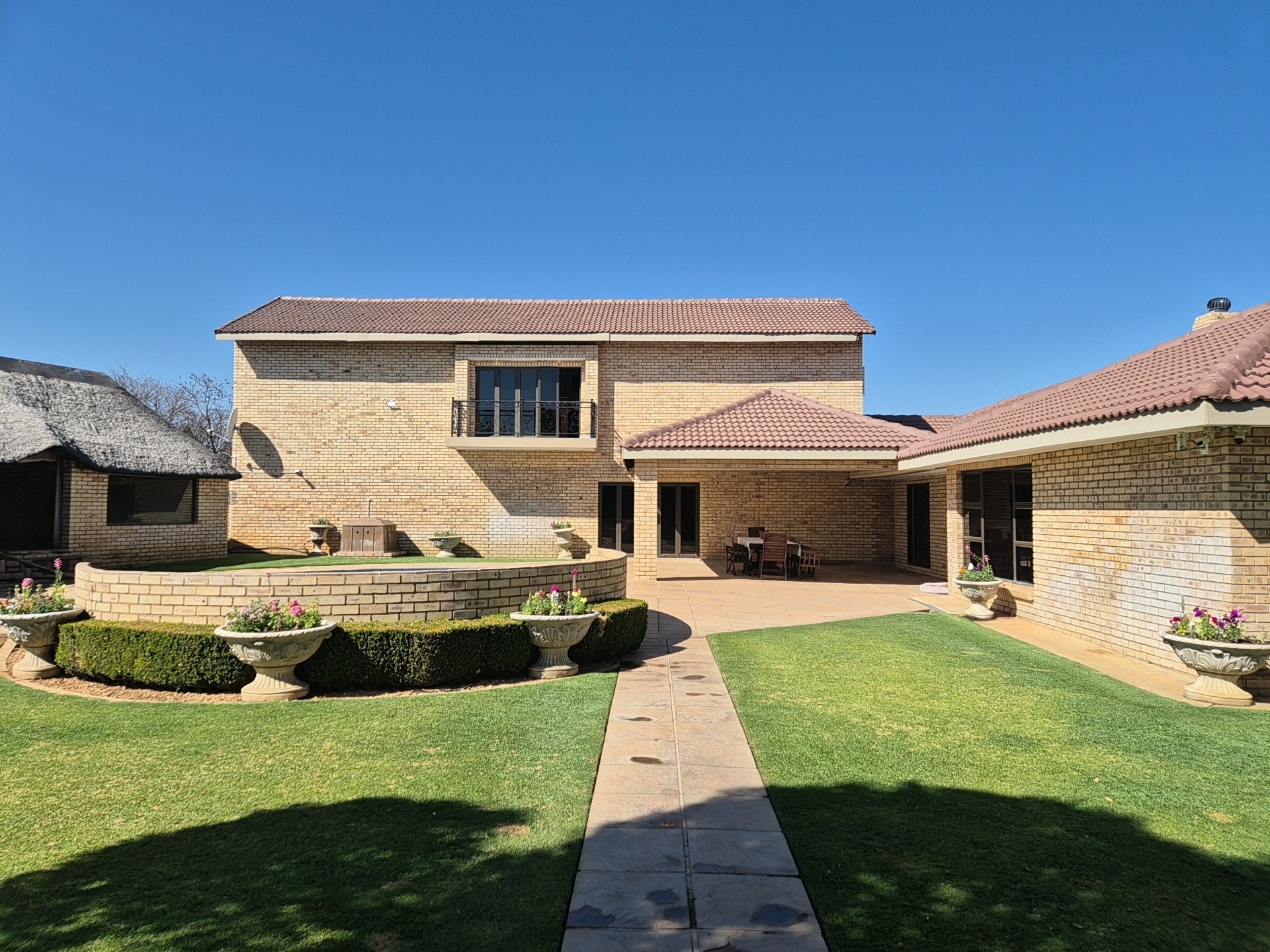 House for sale in Van Der Hoff Park, Potchefstroom, North West, 557 m²