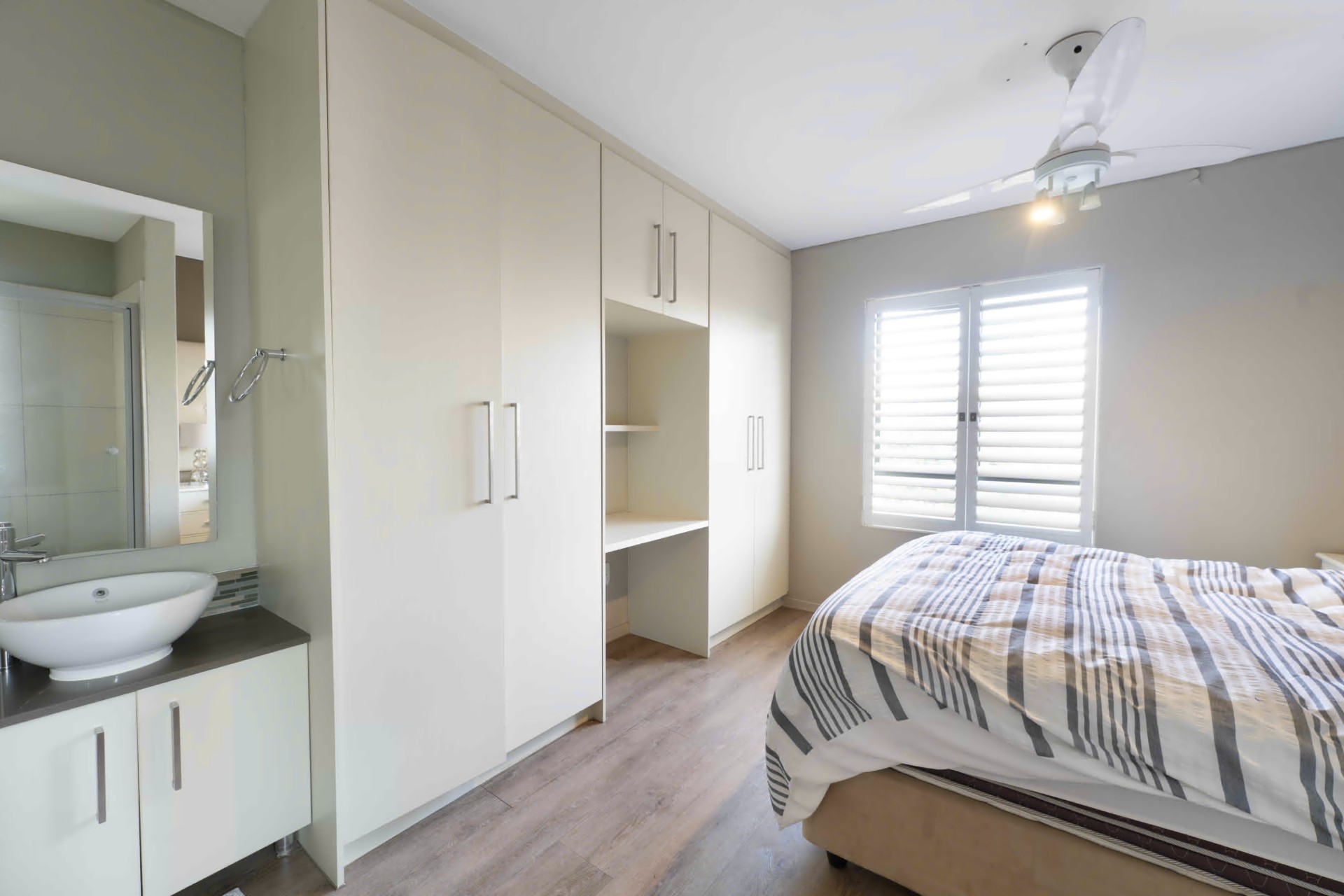 Apartment for sale in Bryanston, Sandton, 91 m²