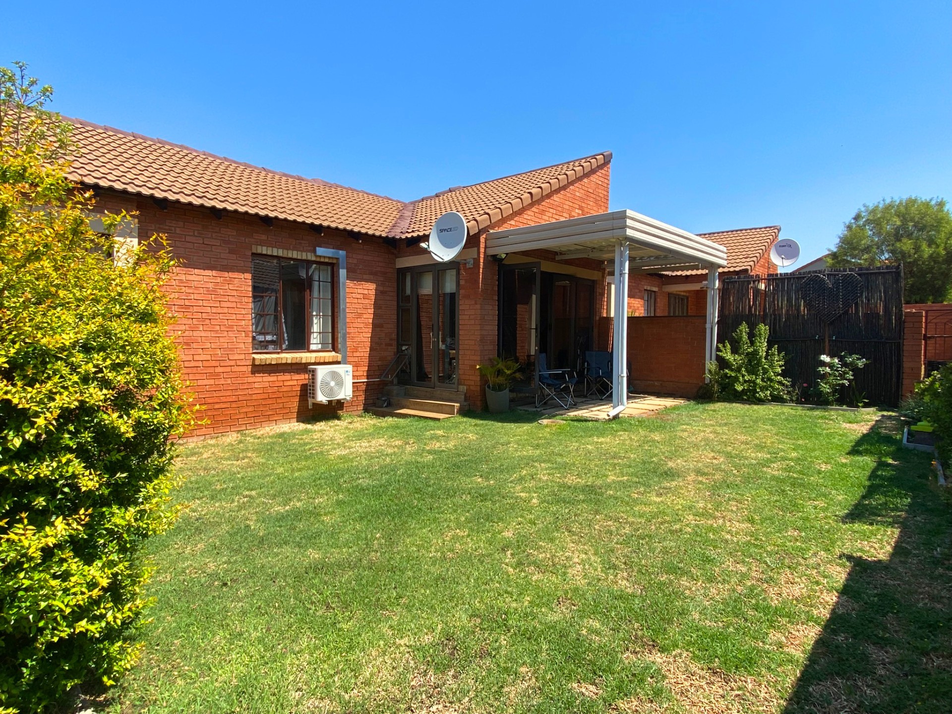 Townhouse for rent in Moreleta Park, Pretoria