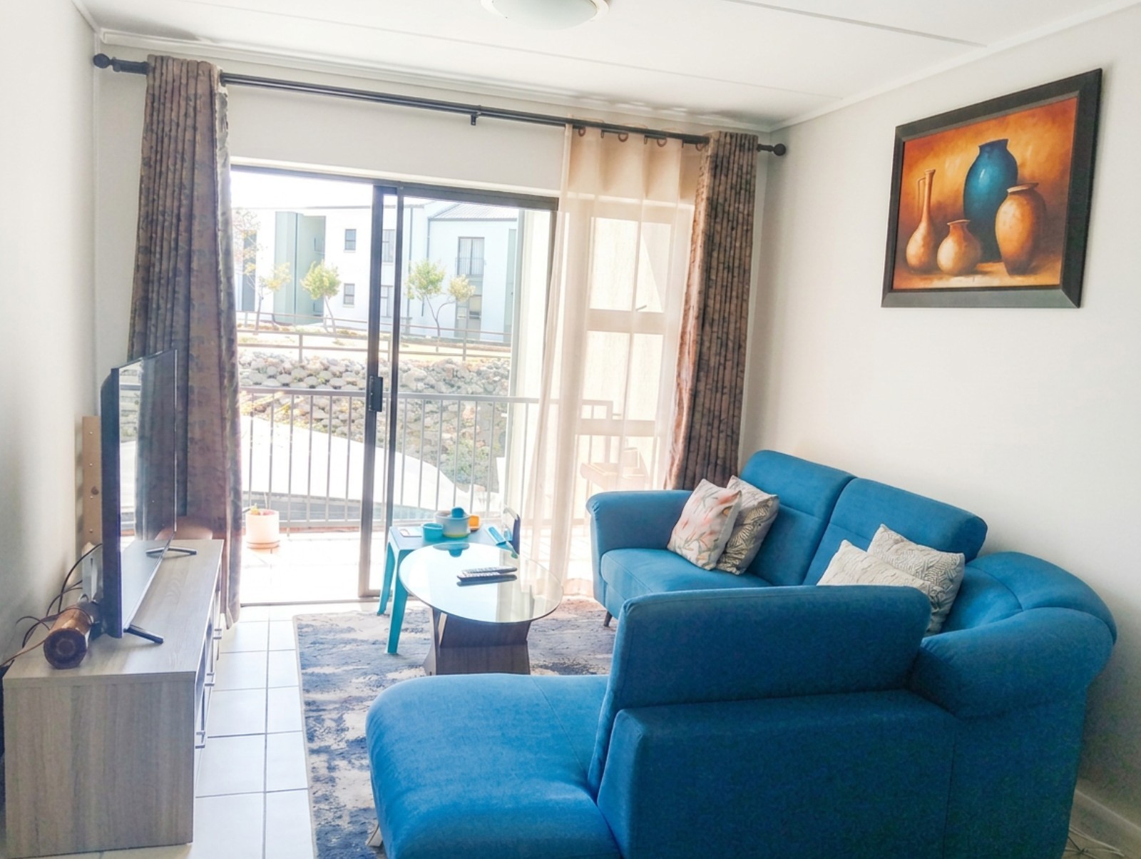Apartment For Sale in a well-maintained Estate Linbro Park, Sandton 5