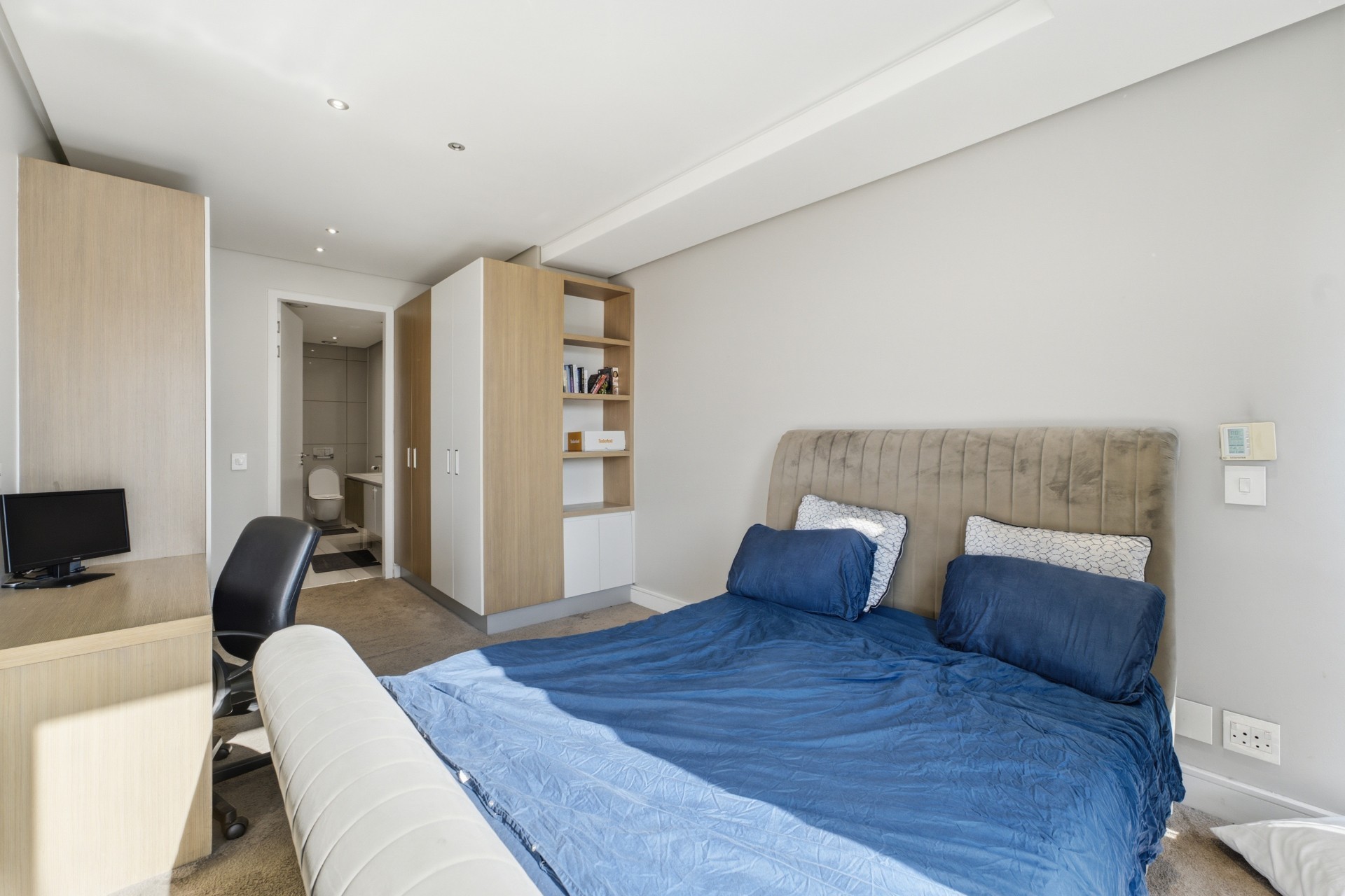 Executive Lock-Up-and-Go Living at The Metropolis Sandton 4
