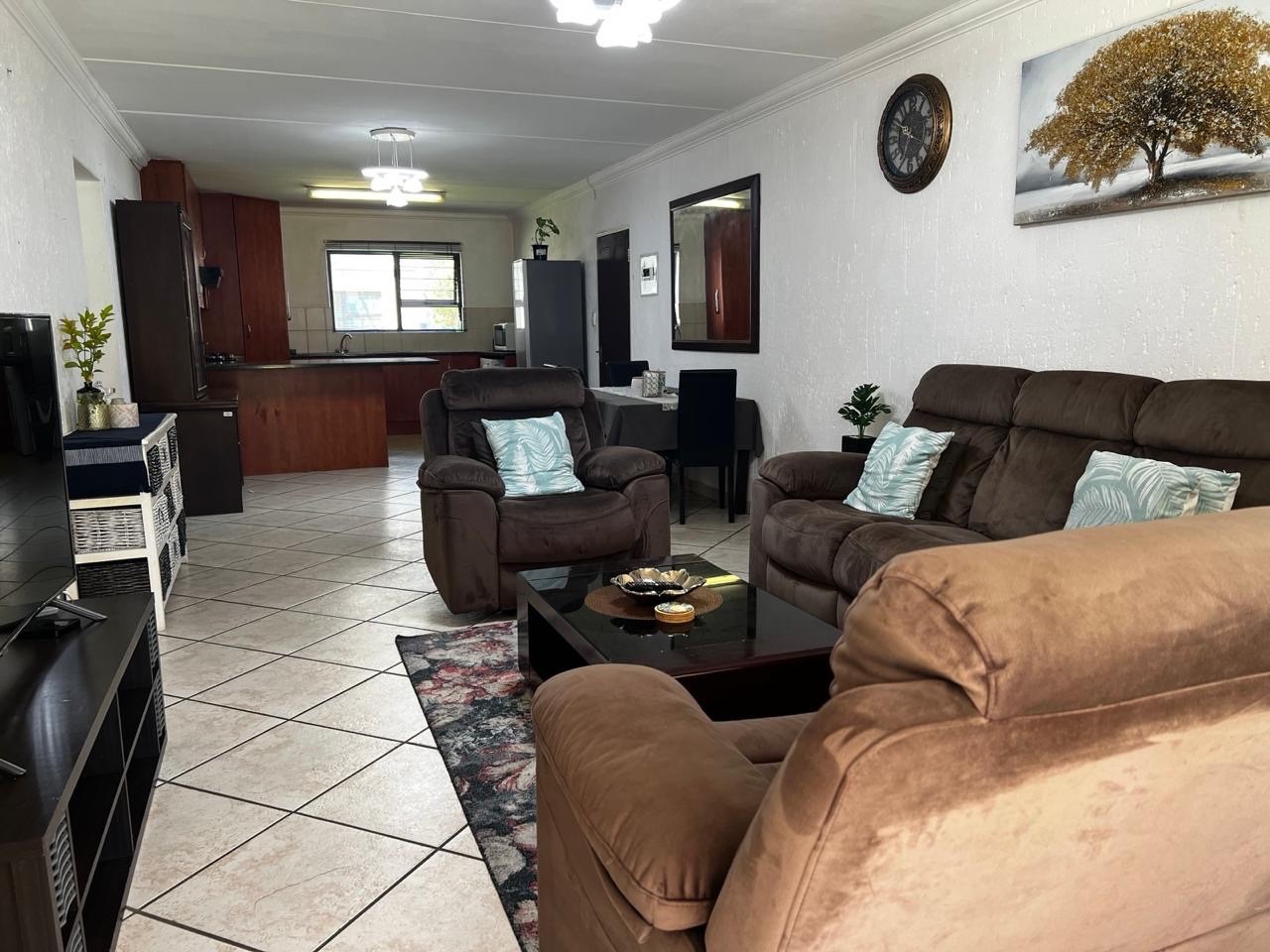 2 Bedroom Ground Floor Apartment available in Sunninghill, Sandton 4