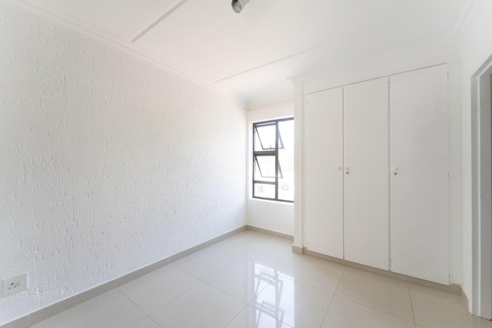 Apartment for sale in Bruma, Johannesburg, 51 m²