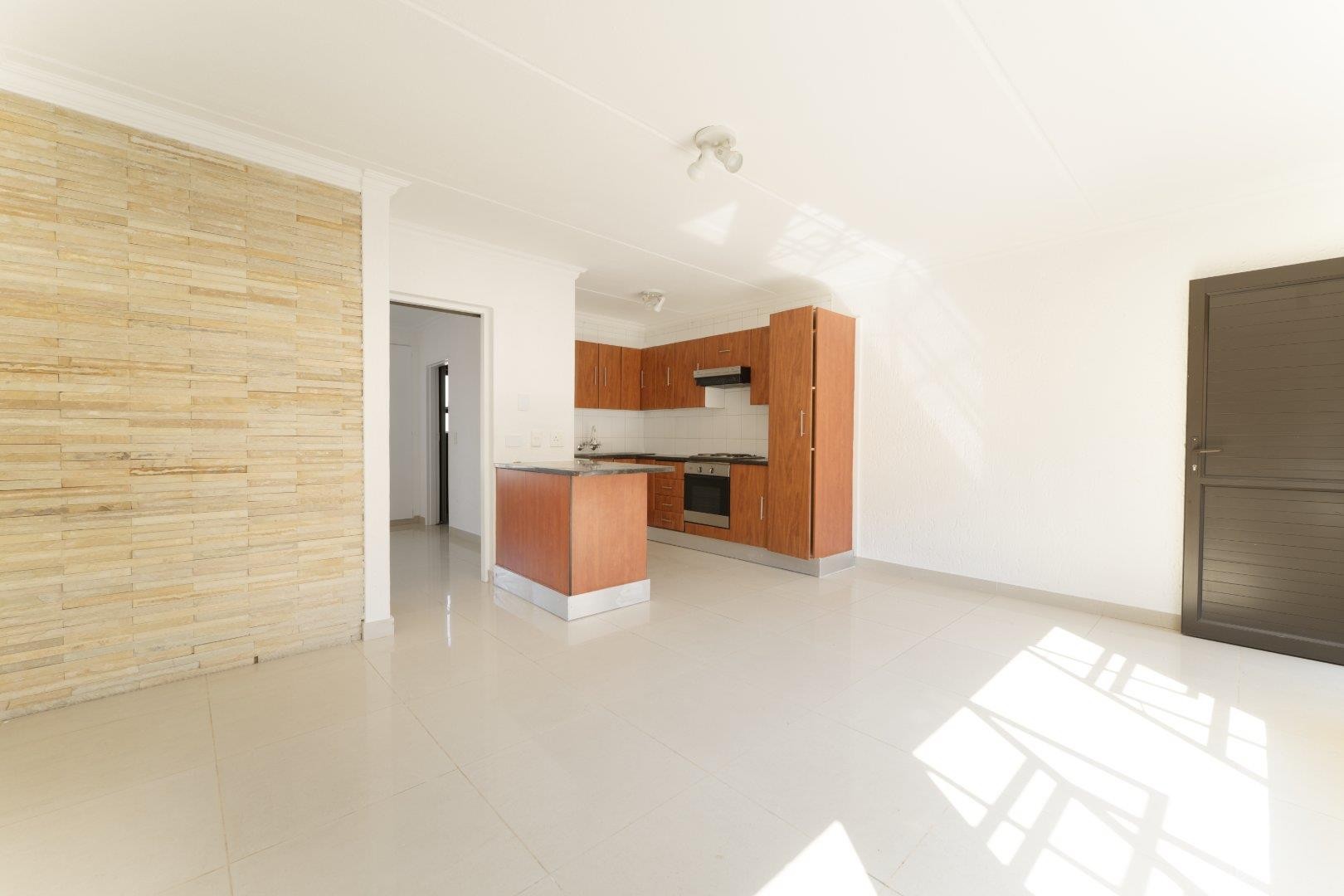 Apartment for sale in Bruma, Johannesburg, 51 m²