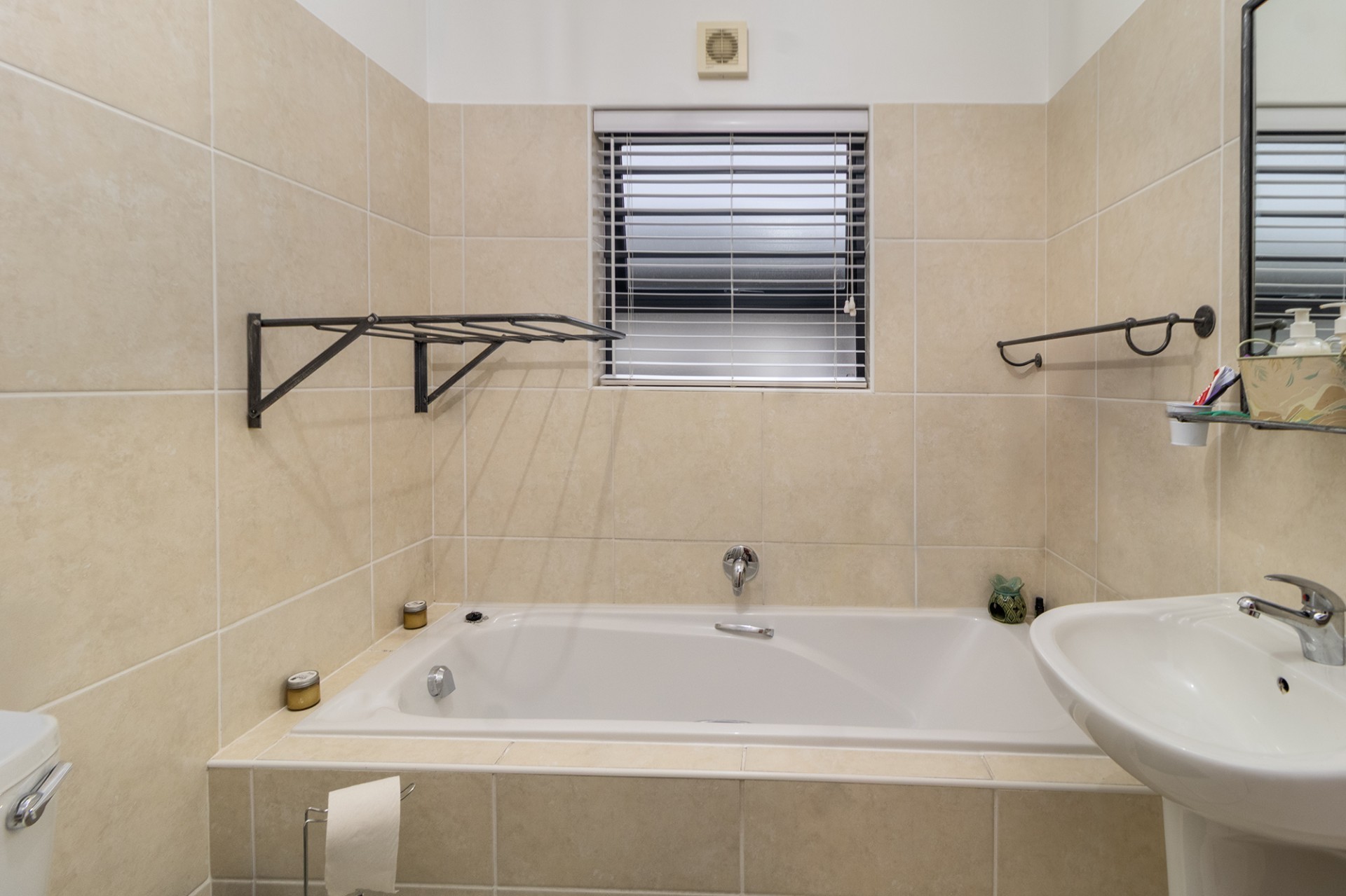 Apartment for rent in Burgundy Estate, Milnerton