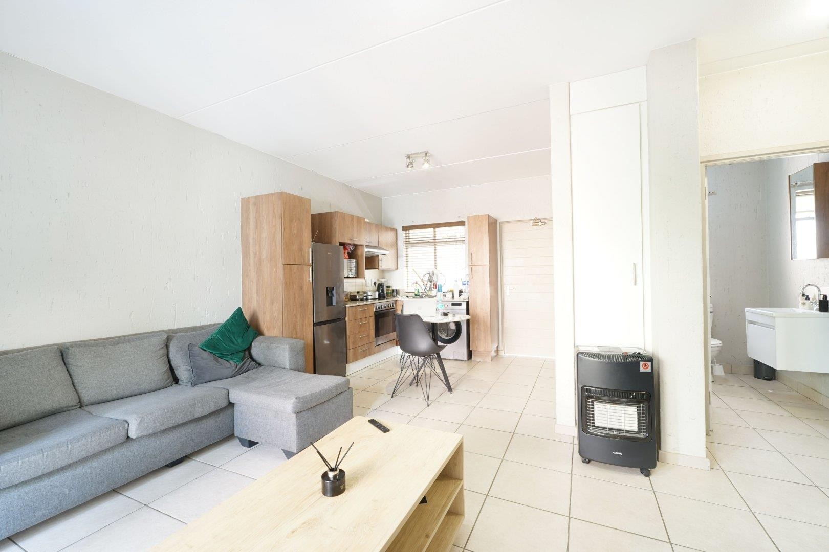 Apartment for sale in Lonehill, Sandton, 61 m²