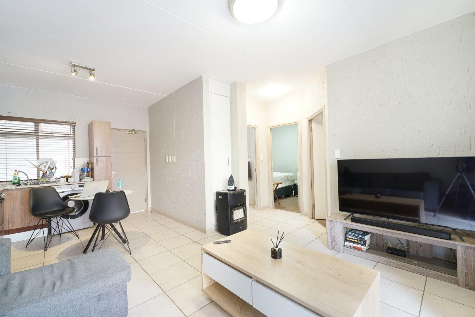 Apartment for sale in Lonehill, Sandton, 61 m²