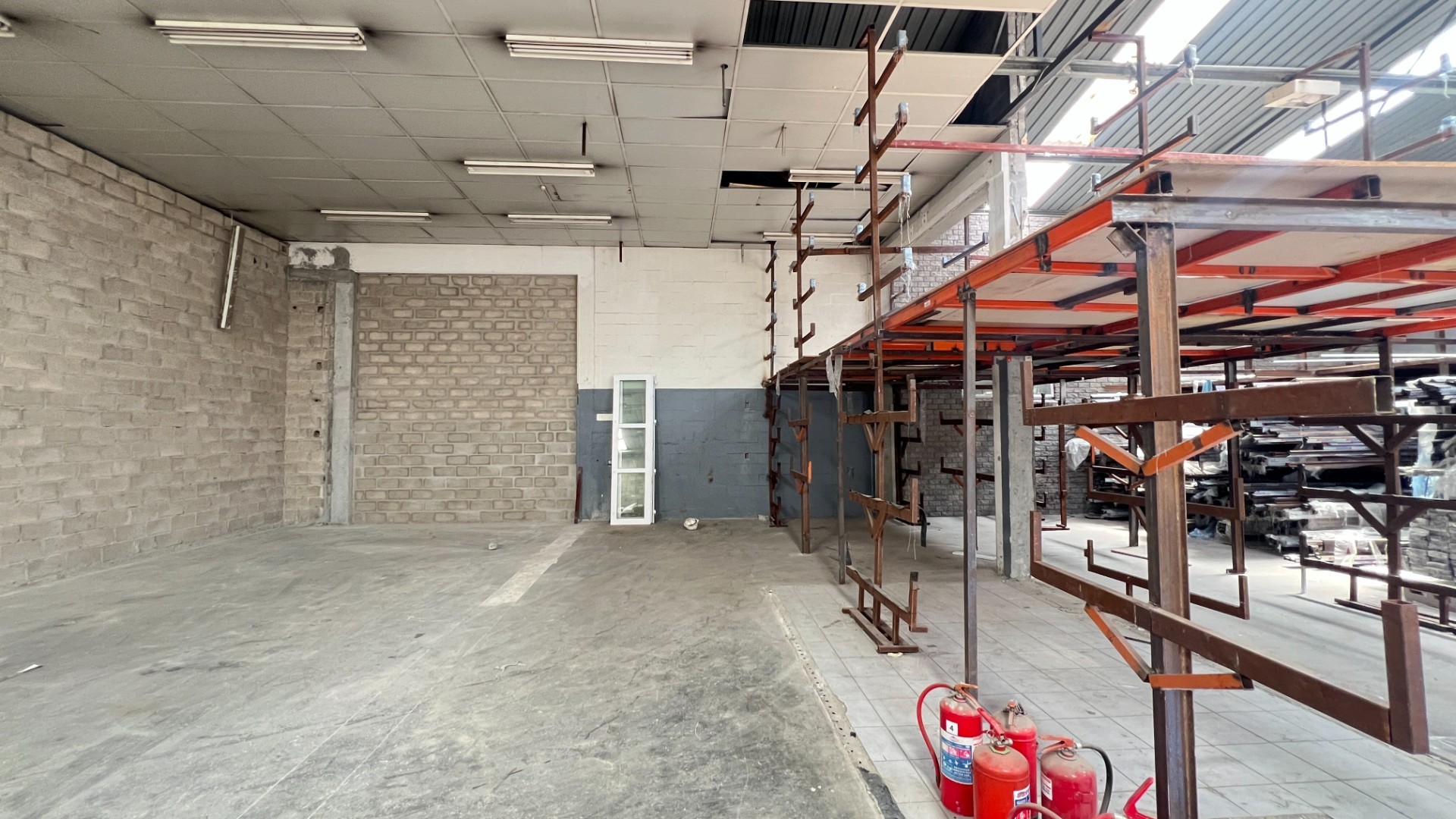 Warehouse for rent in Killarney Gardens, Milnerton, 2945 m²