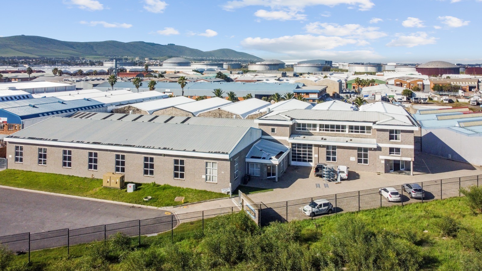 Warehouse for sale in Killarney Gardens, Milnerton, 2945 m²