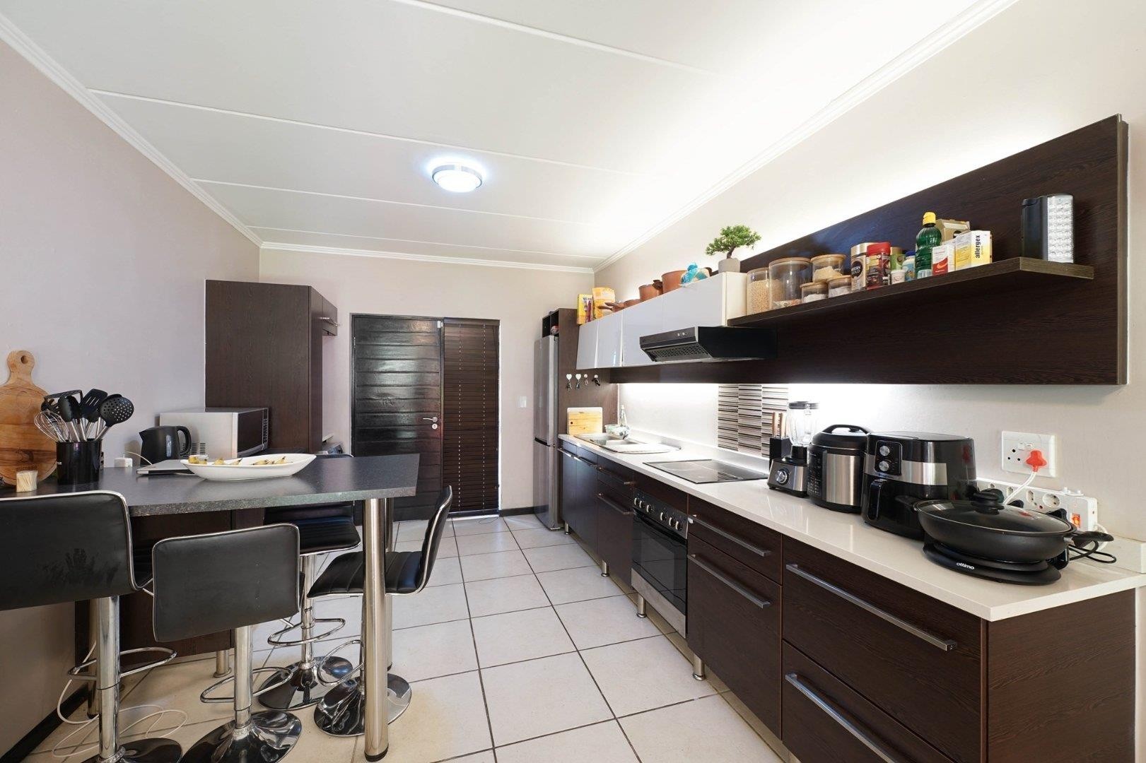 Apartment for sale in Douglasdale, Sandton, 65 m²