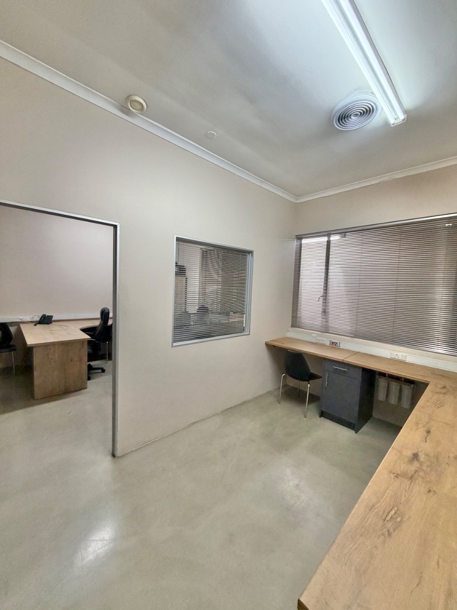 Industrial Property for rent in Paarl Central, Paarl, 1136 m²