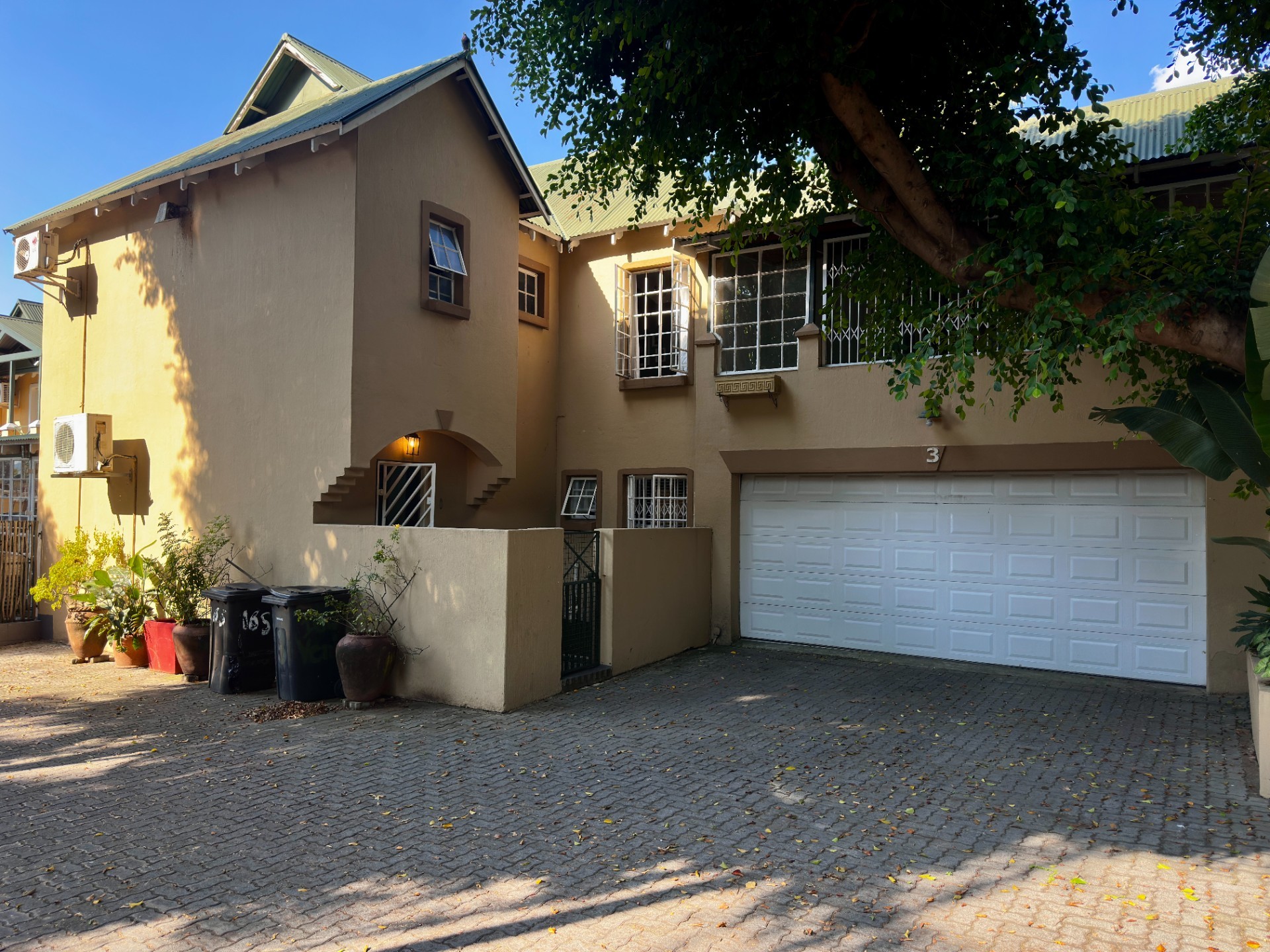 Townhouse For Sale in Capital Park, Pretoria