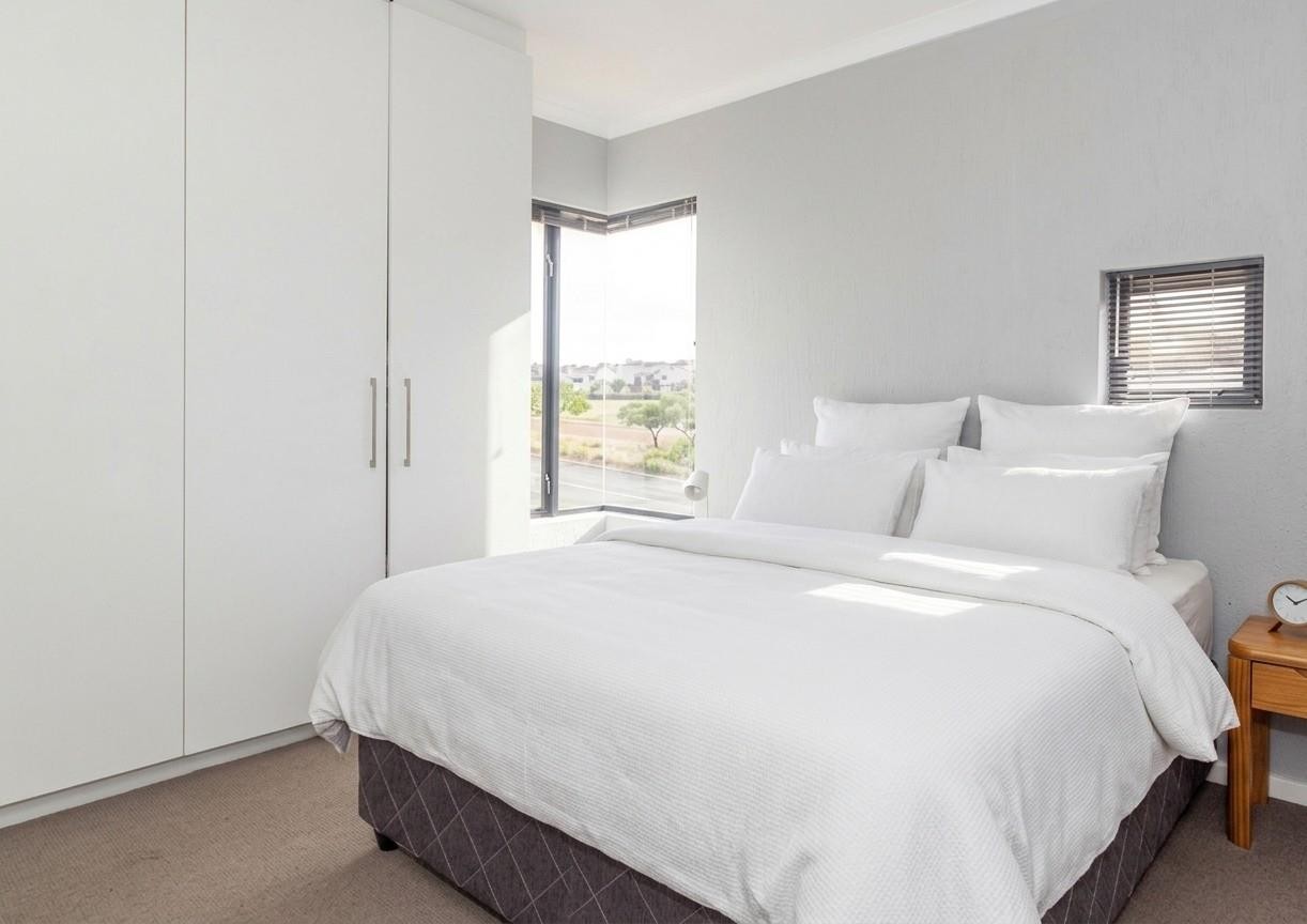 Apartment for sale in Burgundy Estate, Milnerton, 49 m²
