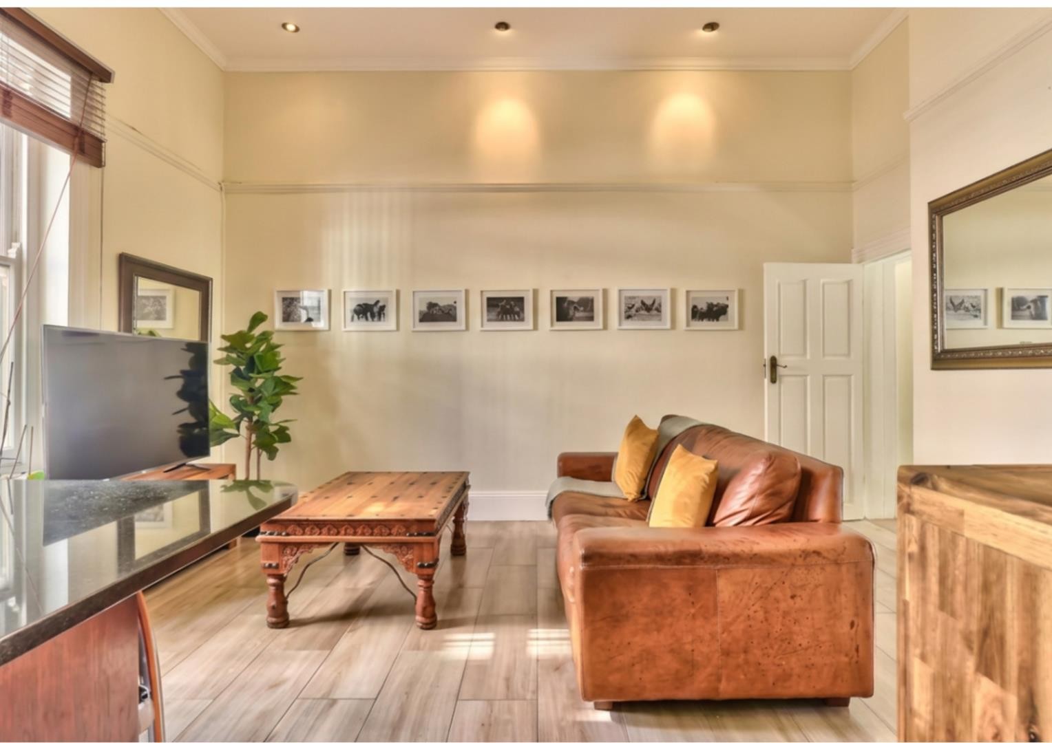 Apartment for sale in Cape Town City Centre, Cape Town, 60 m²