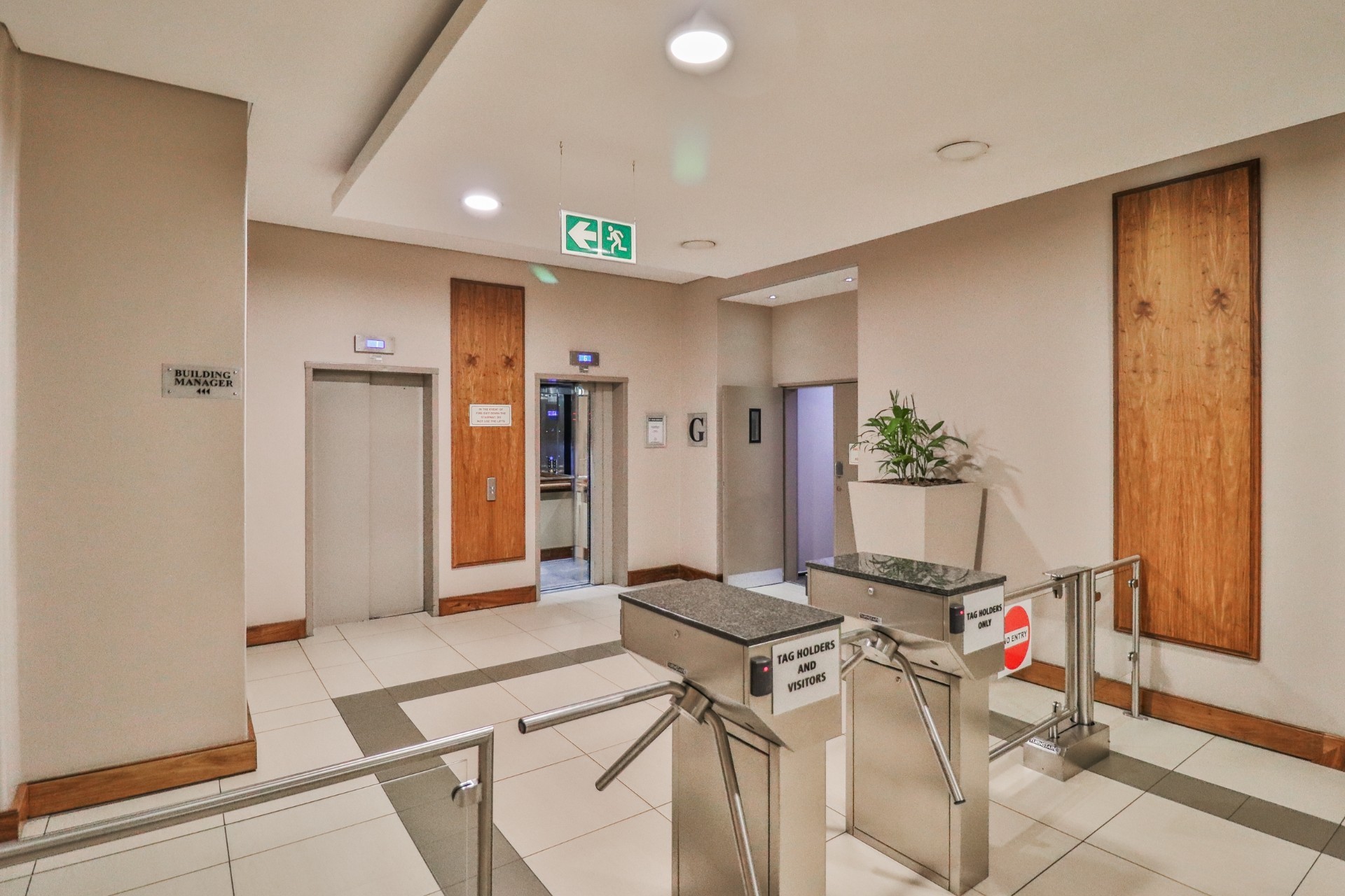 Commercial Property for rent in Johannesburg Central, Johannesburg, 74 m²
