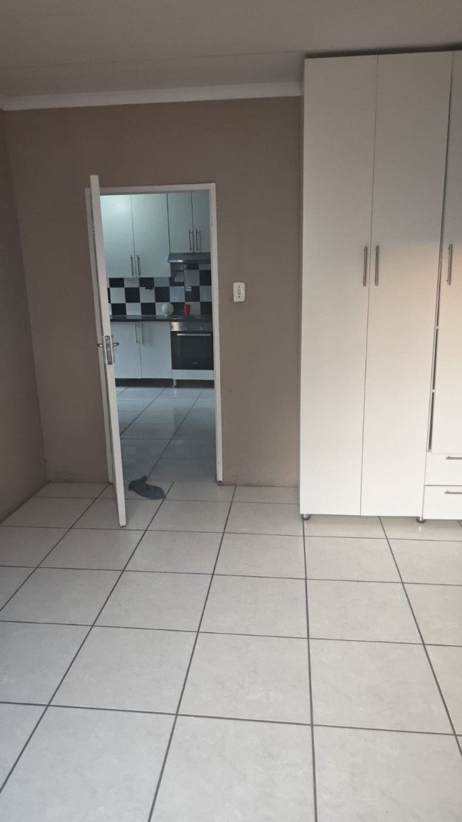 Room for rent in Kabokweni, Nsikazi, 12 Kabokweni (12th floor), Ngodini, 12 Kabokweni, Kabokweni, Nsikazi, Mpumalanga