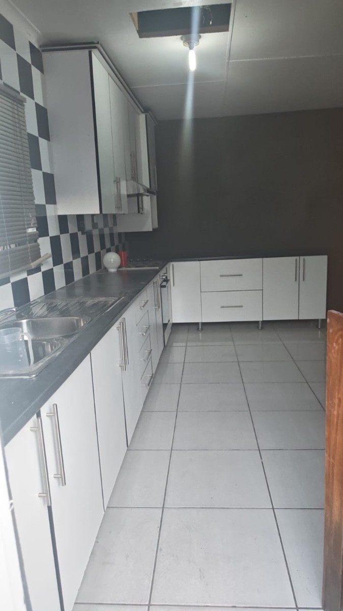 Room for rent in Kabokweni, Nsikazi, 12 Kabokweni (12th floor), Ngodini, 12 Kabokweni, Kabokweni, Nsikazi, Mpumalanga