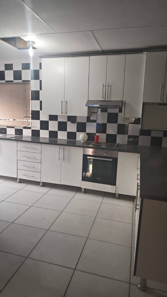 Room for rent in Kabokweni, Nsikazi, 12 Kabokweni (12th floor), Ngodini, 12 Kabokweni, Kabokweni, Nsikazi, Mpumalanga