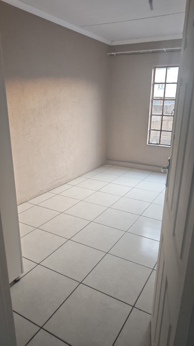 Room for rent in Kabokweni, Nsikazi, 12 Kabokweni (12th floor), Ngodini, 12 Kabokweni, Kabokweni, Nsikazi, Mpumalanga