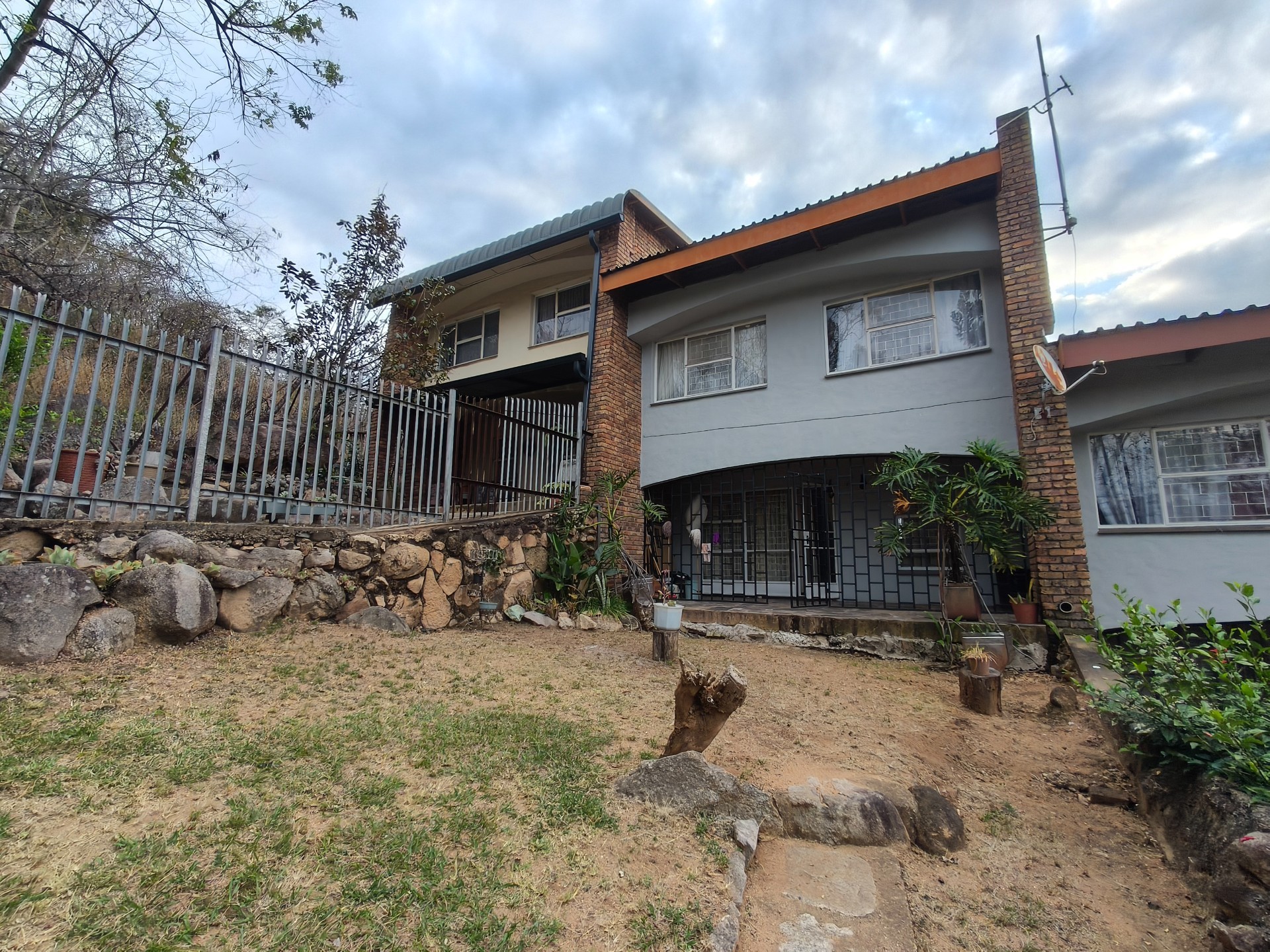 Townhouse for sale in Sonheuwel Ext 1, Sonheuwel, Nelspruit, 77 m²