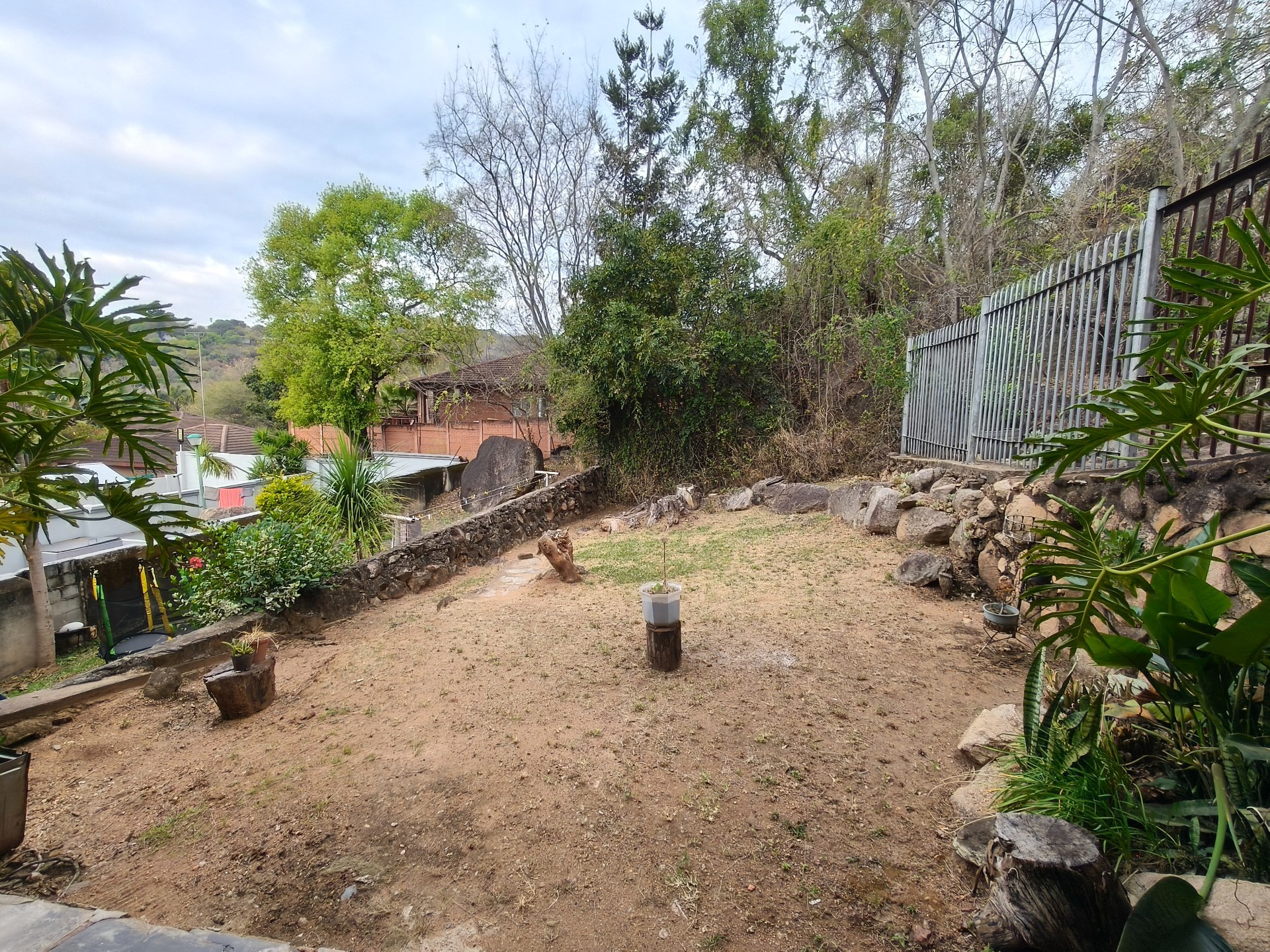 Townhouse for sale in Sonheuwel Ext 1, Sonheuwel, Nelspruit, 77 m²