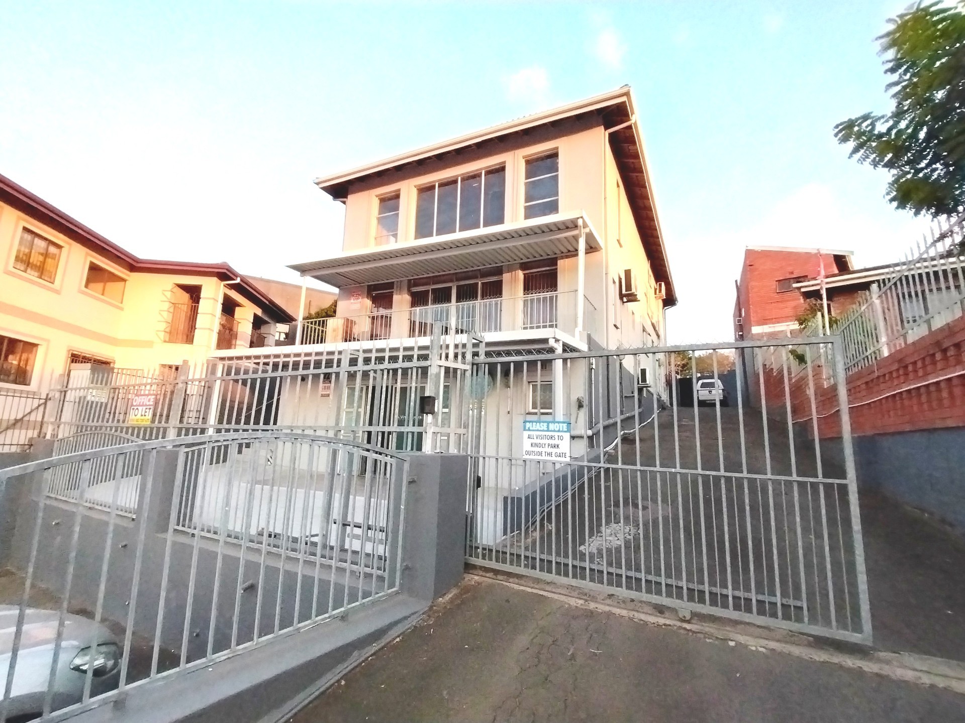 House for sale in Sunford, Phoenix, KwaZulu Natal, 565 m²