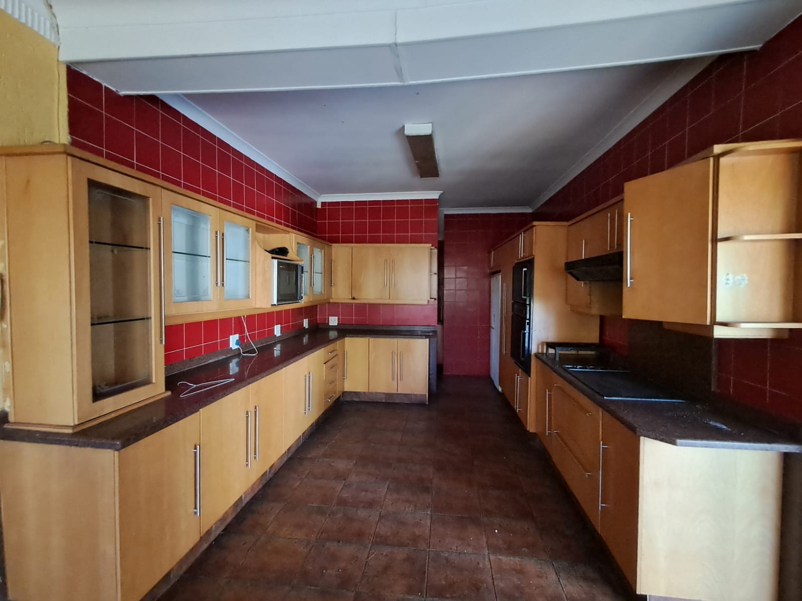 House for sale in Cyrildene, Johannesburg, 2200 m²