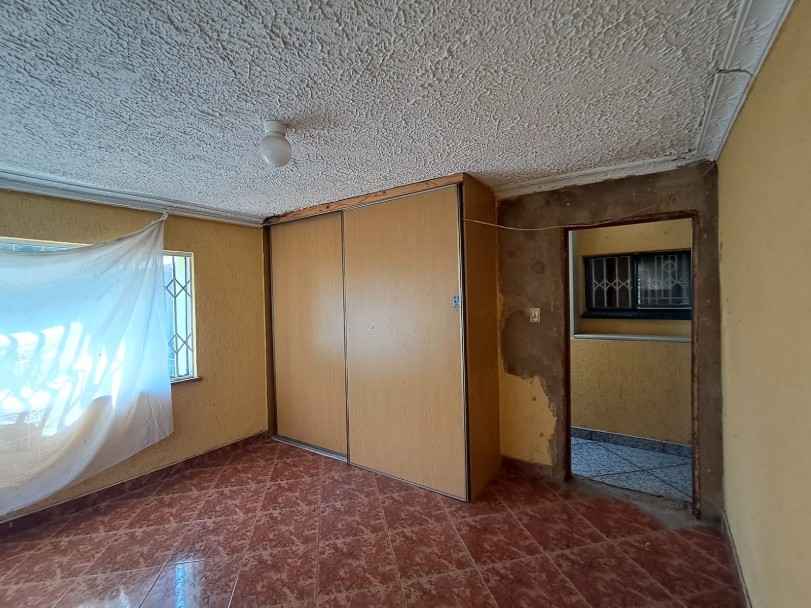 House for sale in Cyrildene, Johannesburg, 2200 m²