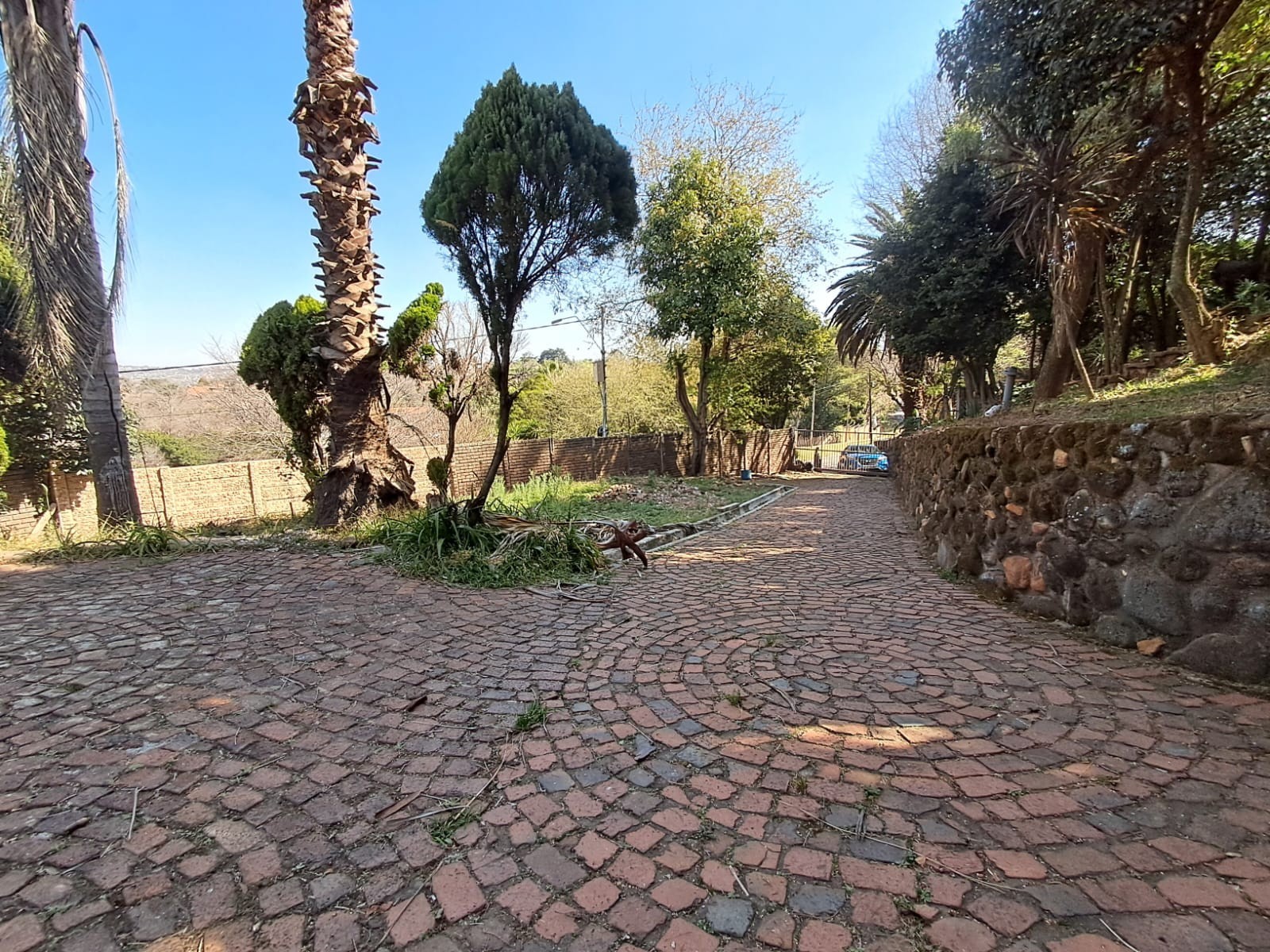 House for sale in Cyrildene, Johannesburg, 2200 m²
