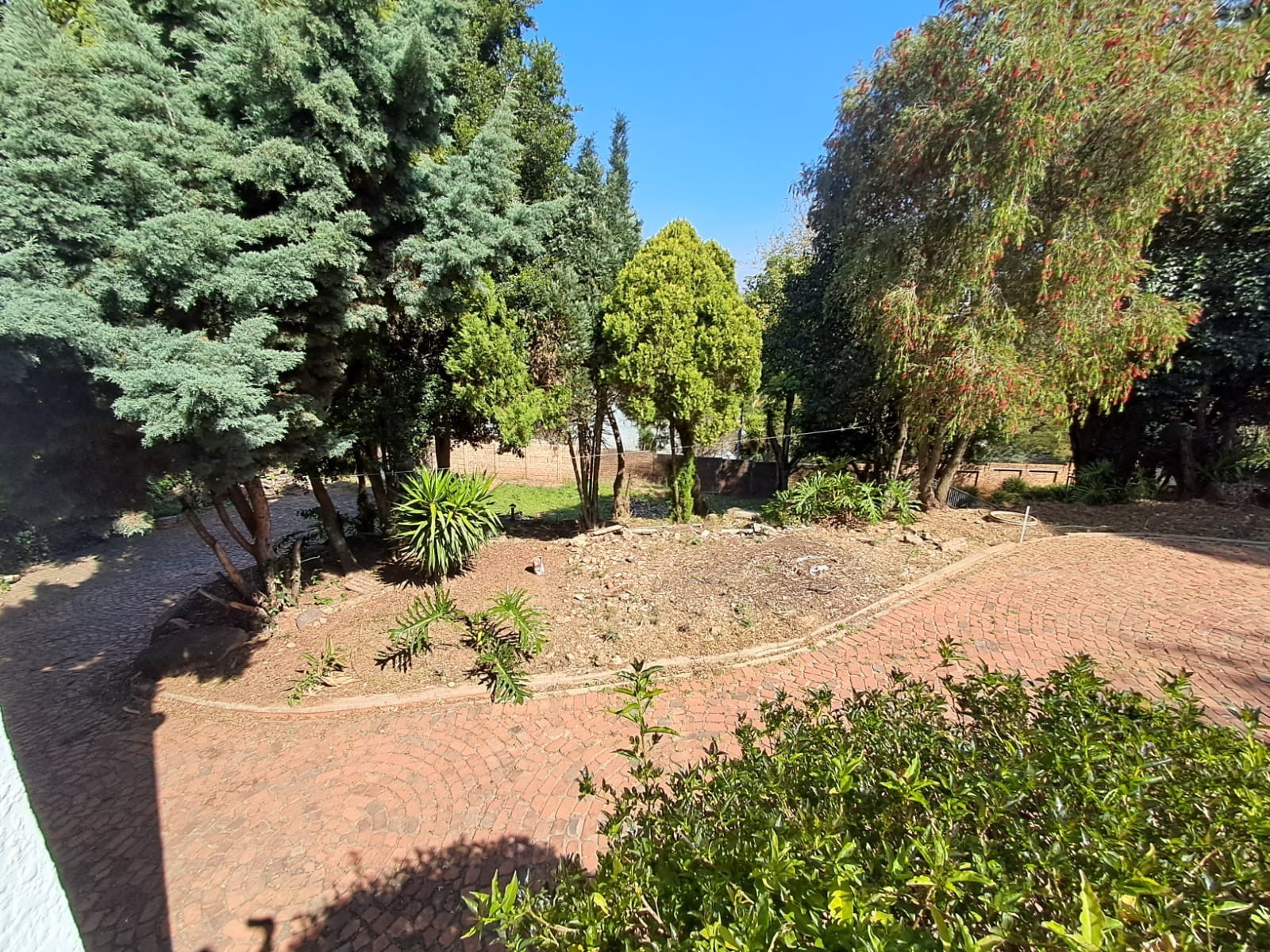 House for sale in Cyrildene, Johannesburg, 2200 m²