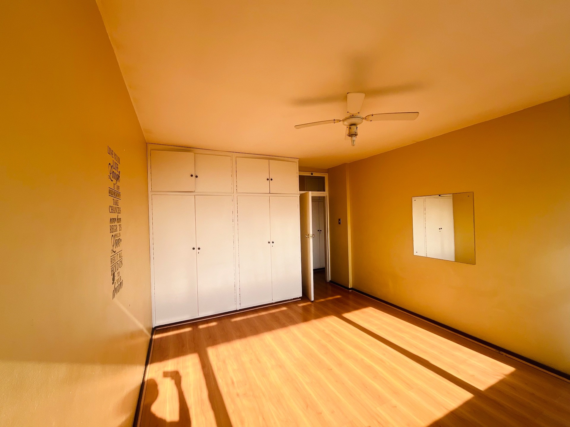 Apartment for sale in Glenwood, Durban, KwaZulu Natal, 74 m²