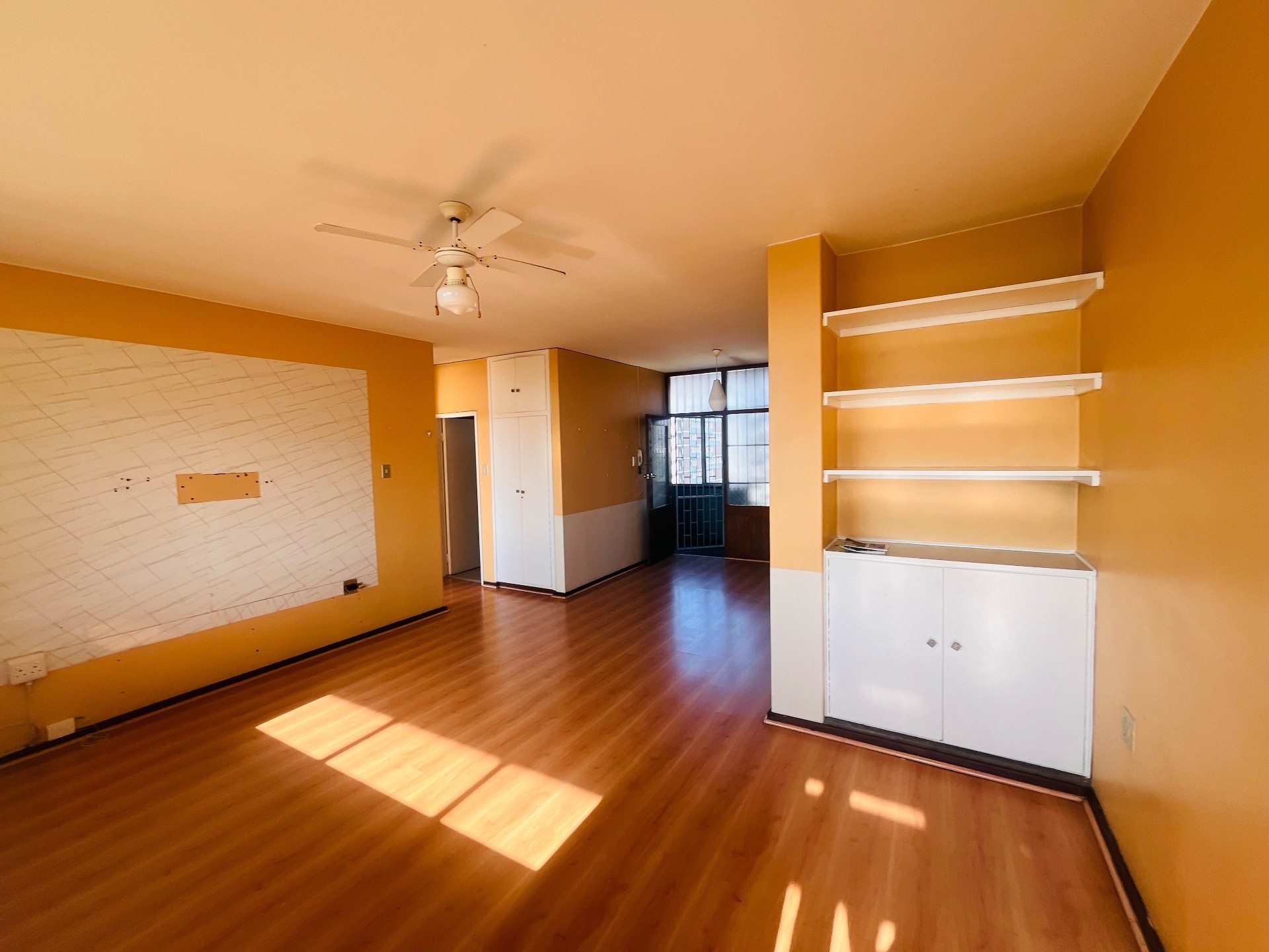 Apartment for sale in Glenwood, Durban, KwaZulu Natal, 74 m²