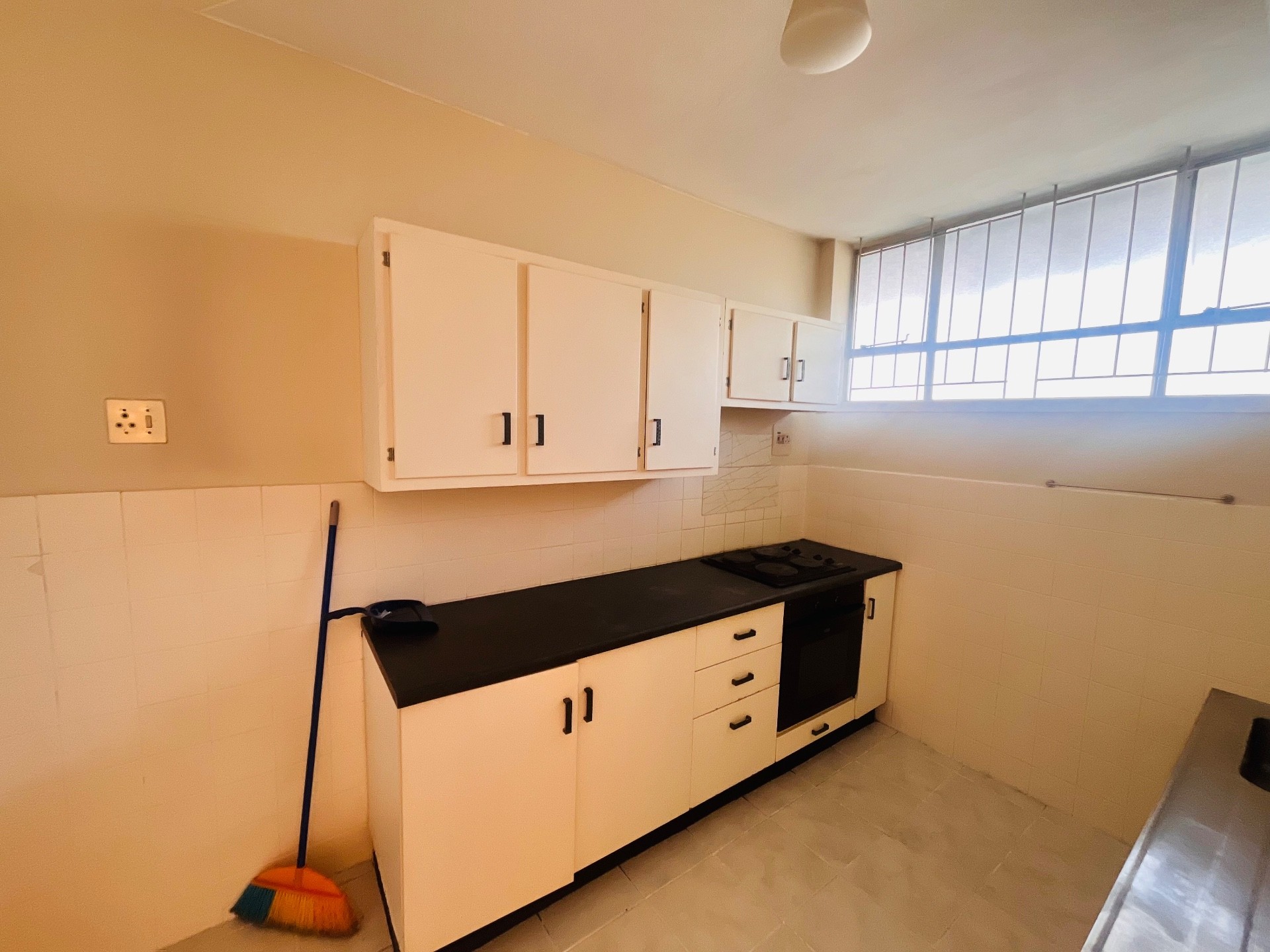 Apartment for sale in Glenwood, Durban, KwaZulu Natal, 74 m²